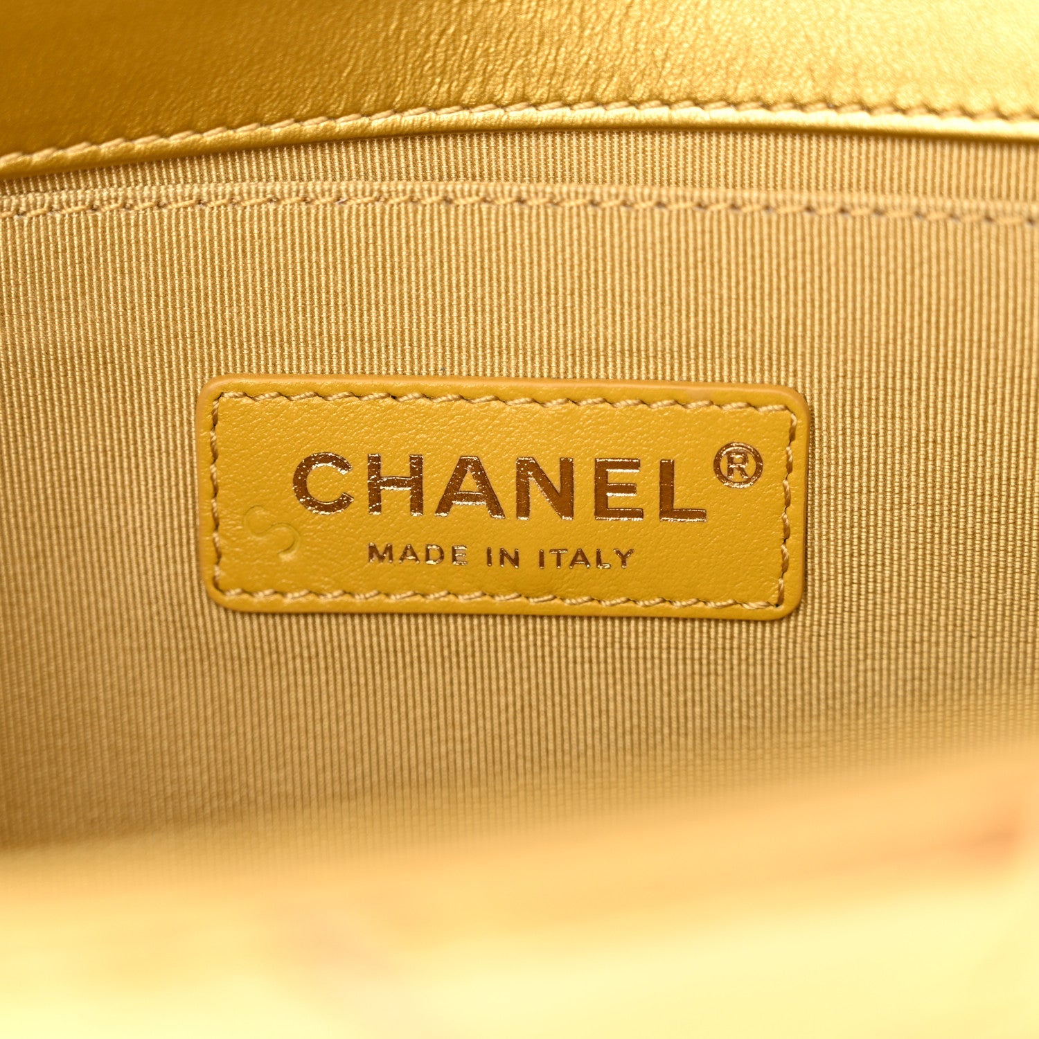 Metallic Calfskin Crocodile Embossed Graffiti Medium Cocodile Boy Flap Gold