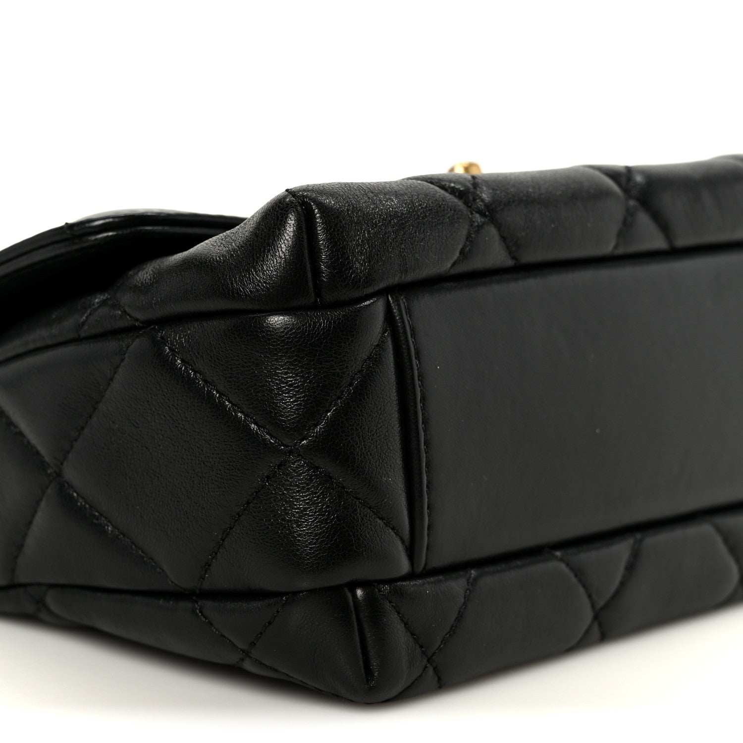 Shiny Lambskin Quilted Mini Pearl Logo Flap Black