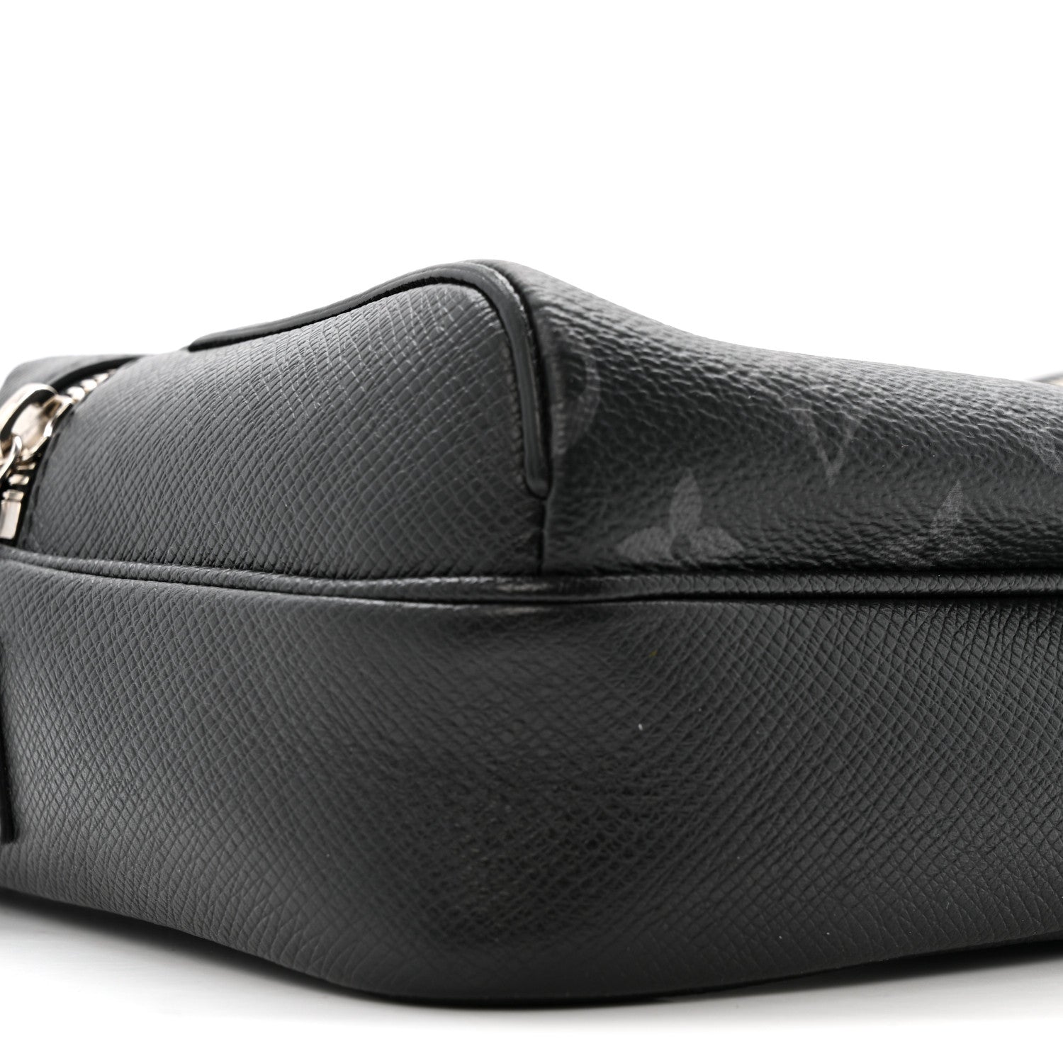 Taiga Monogram Eclipse Outdoor Messenger Black