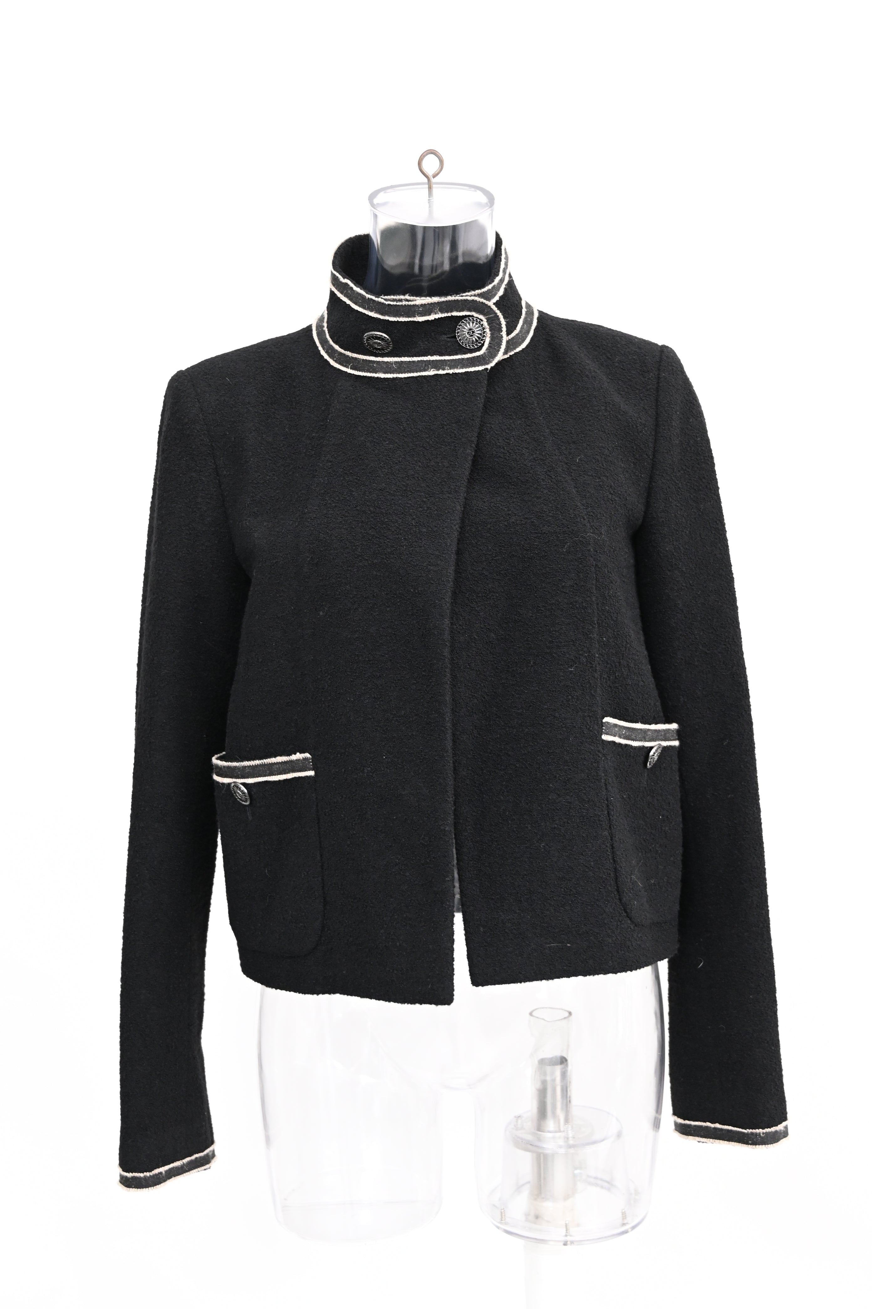 Women's Chanel 14C Tweed Blazer with Pockets in Black Wool