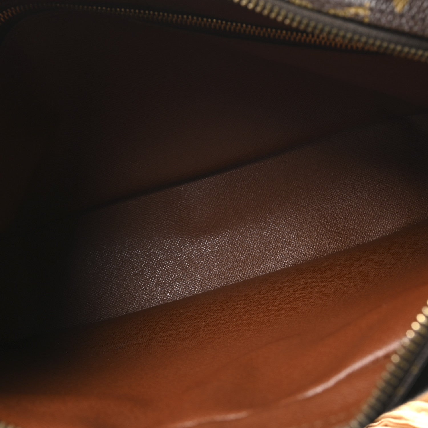 Monogram Nil 28
