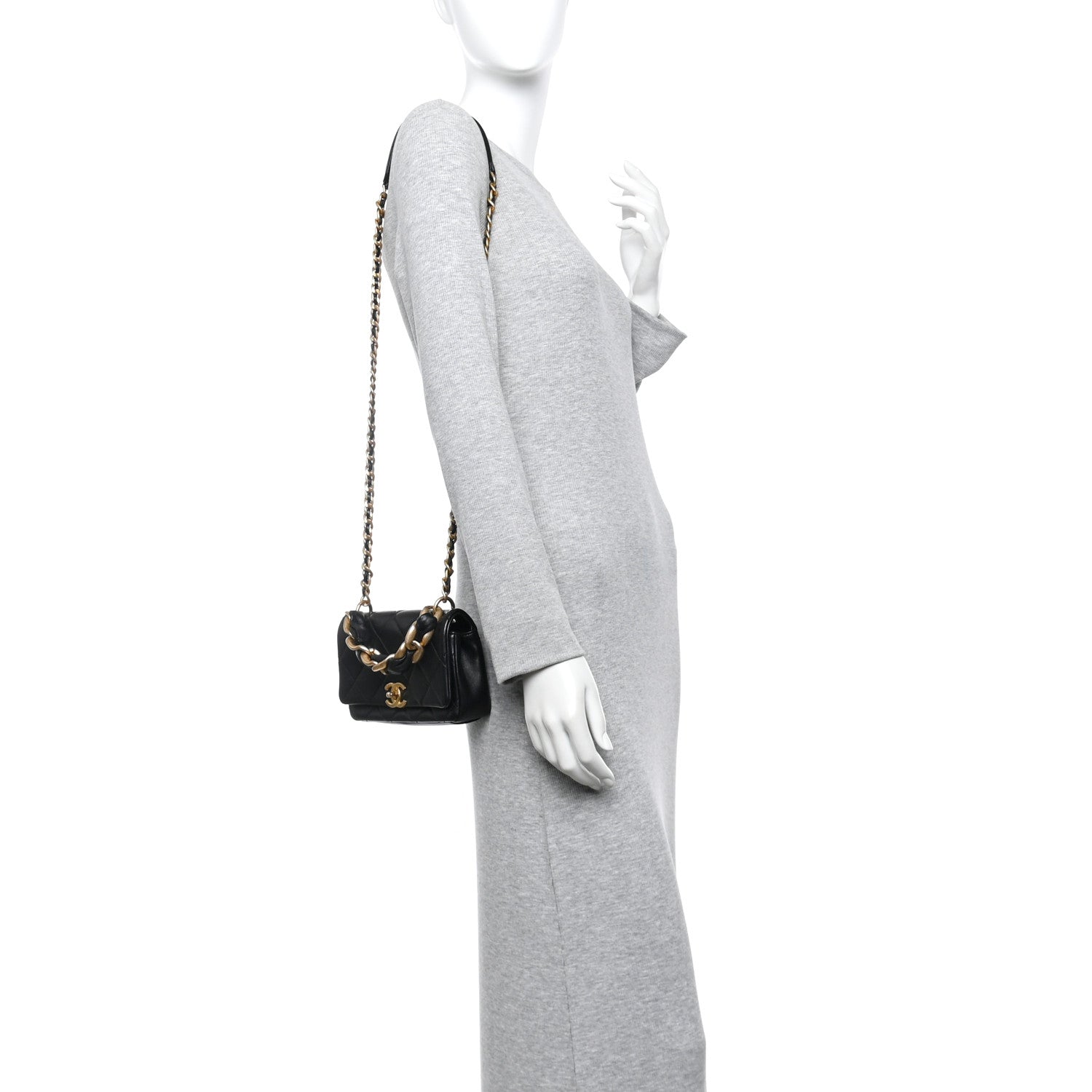 Shiny Lambskin Small Chain Is More Flap Black