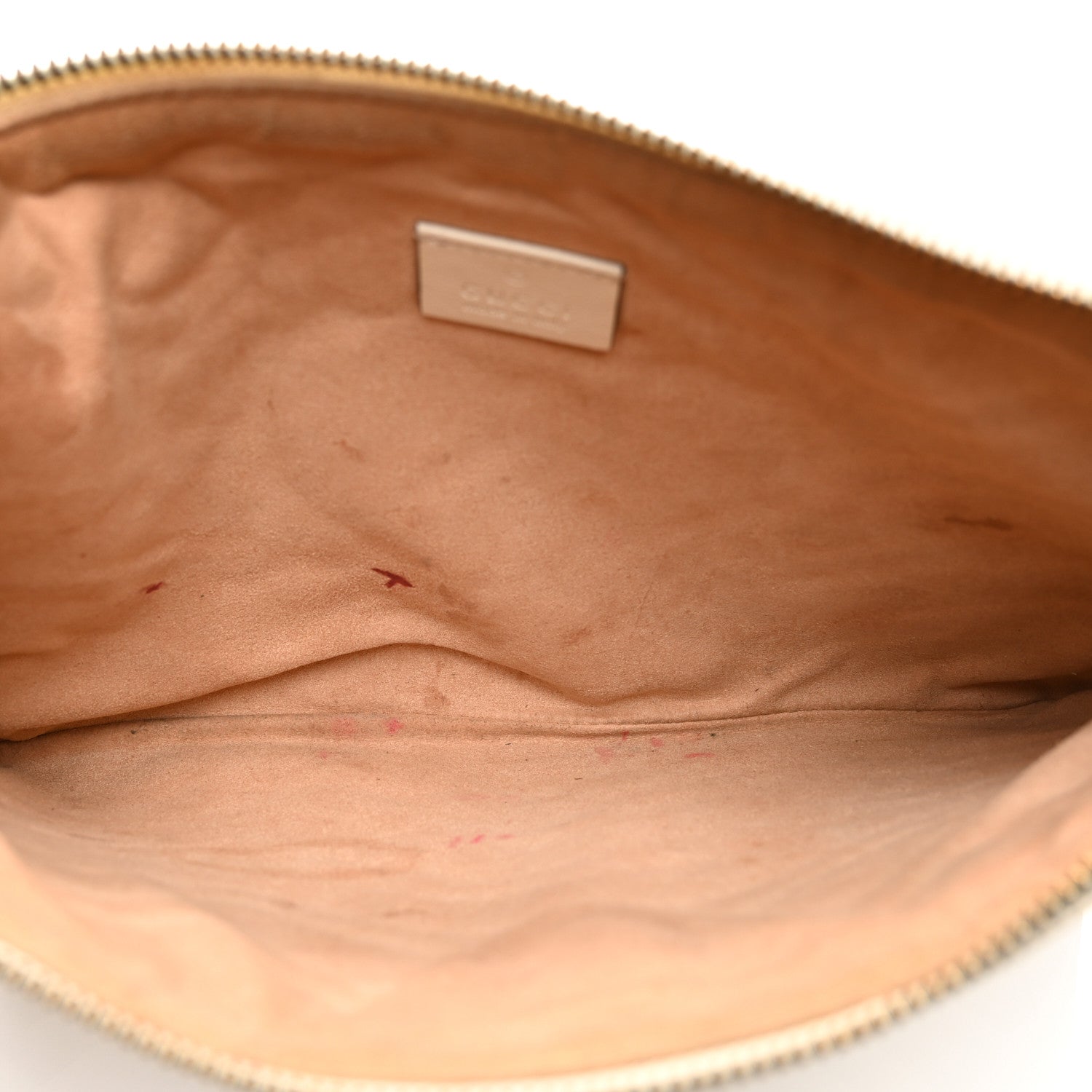 Calfskin Matelasse Chevron Heart GG Marmont Clutch Mystic White