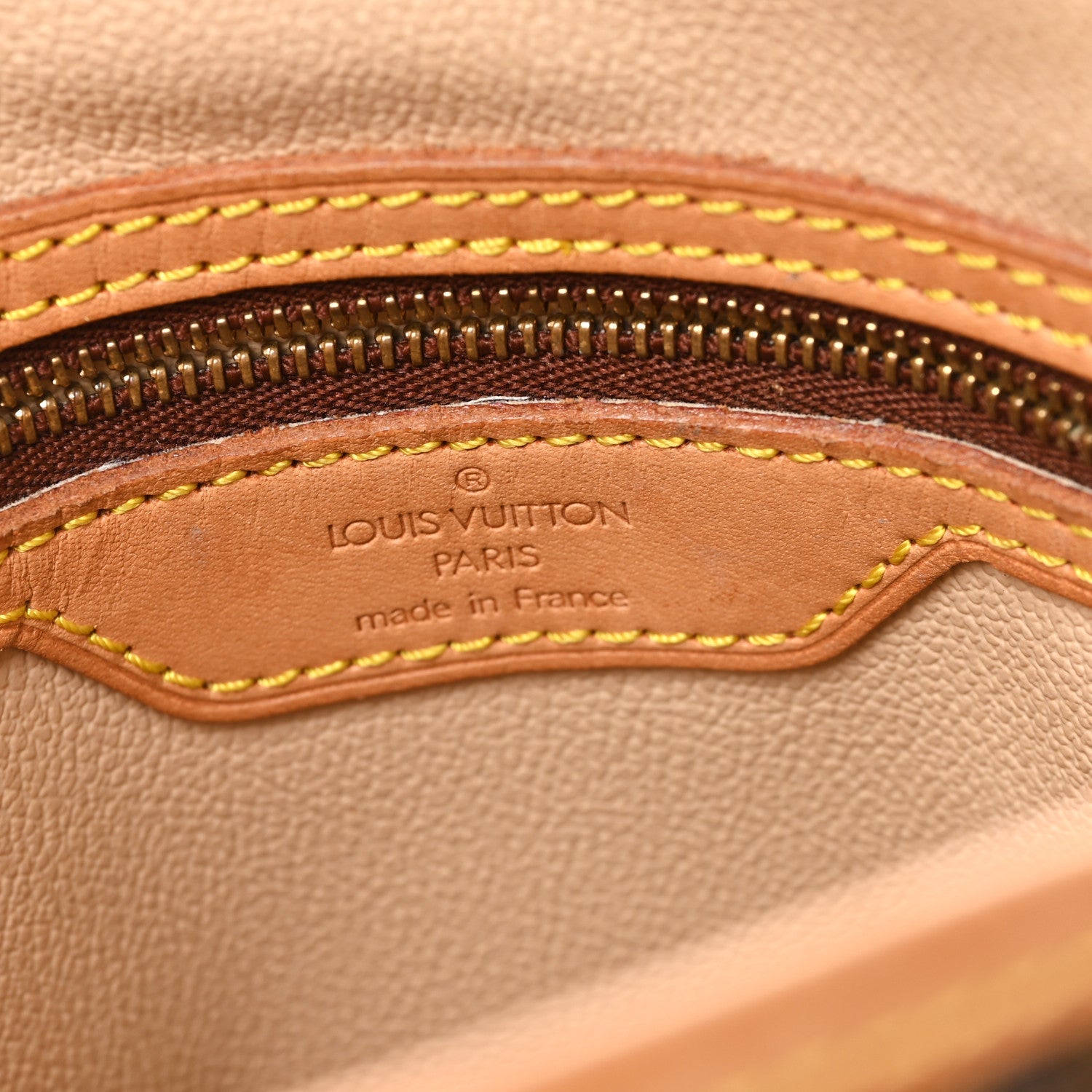 Monogram Petit Bucket 23