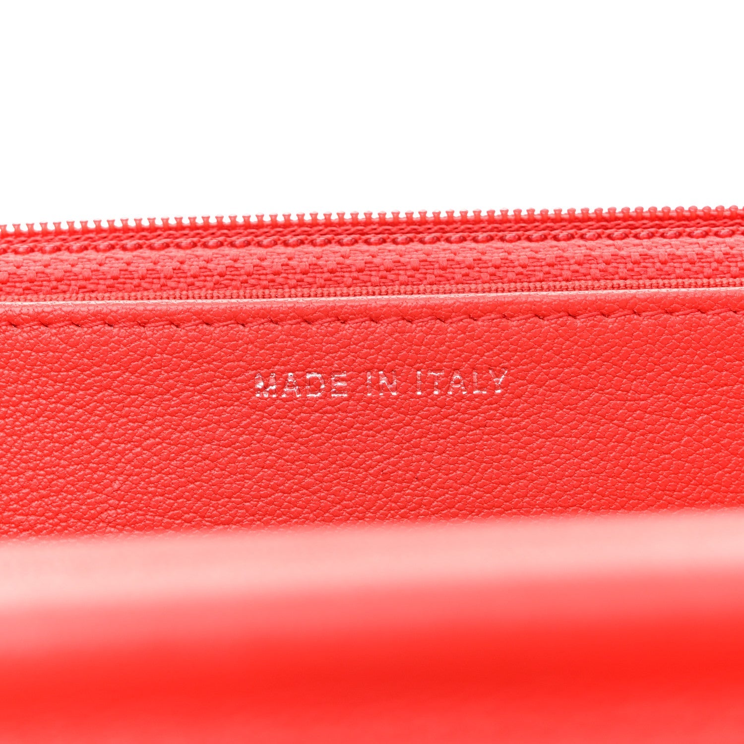 Grained Calfskin Quilted CC Box Wallet On Chain WOC Red