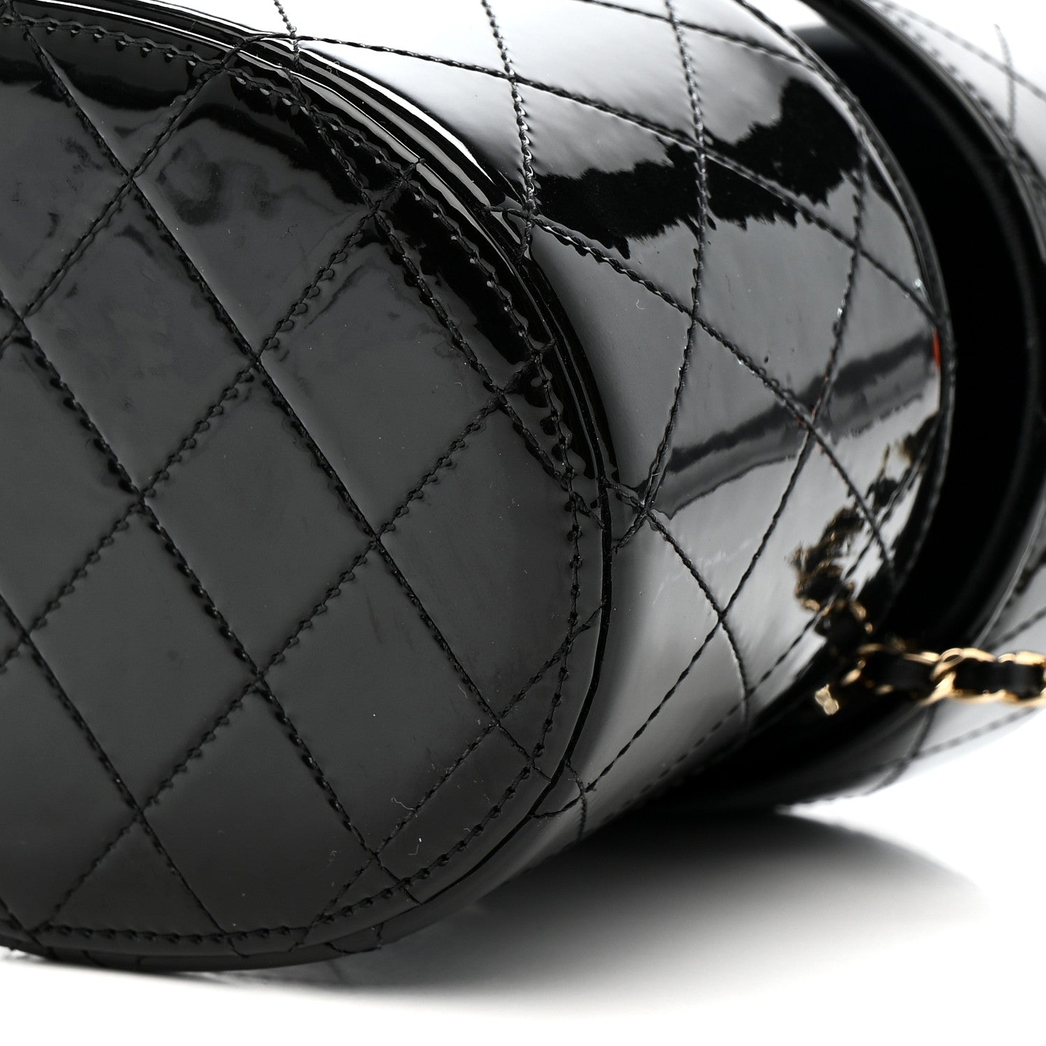 Patent Quilted Round Clutch With Chain Black