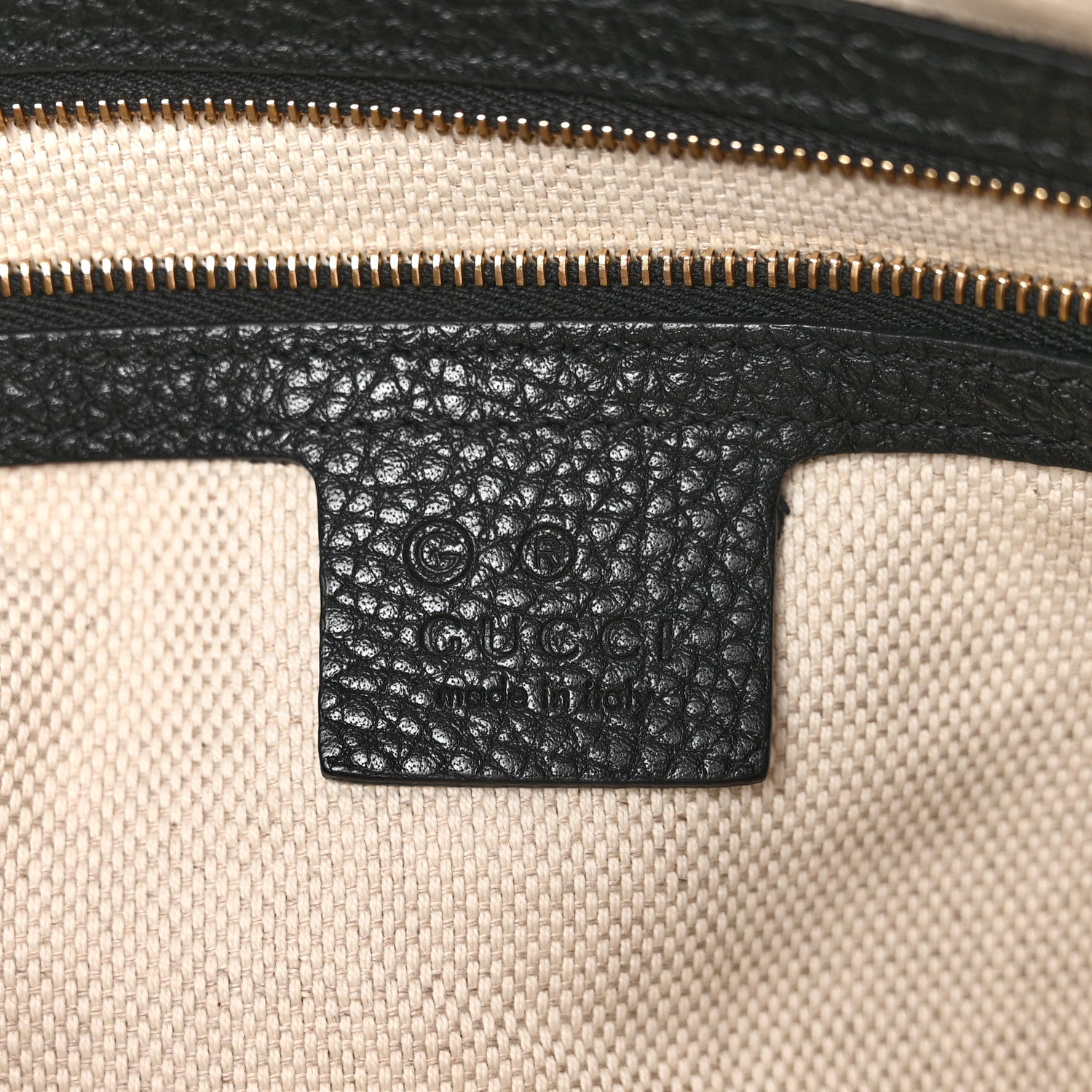 Pebbled Calfskin Large Soho Hobo Black