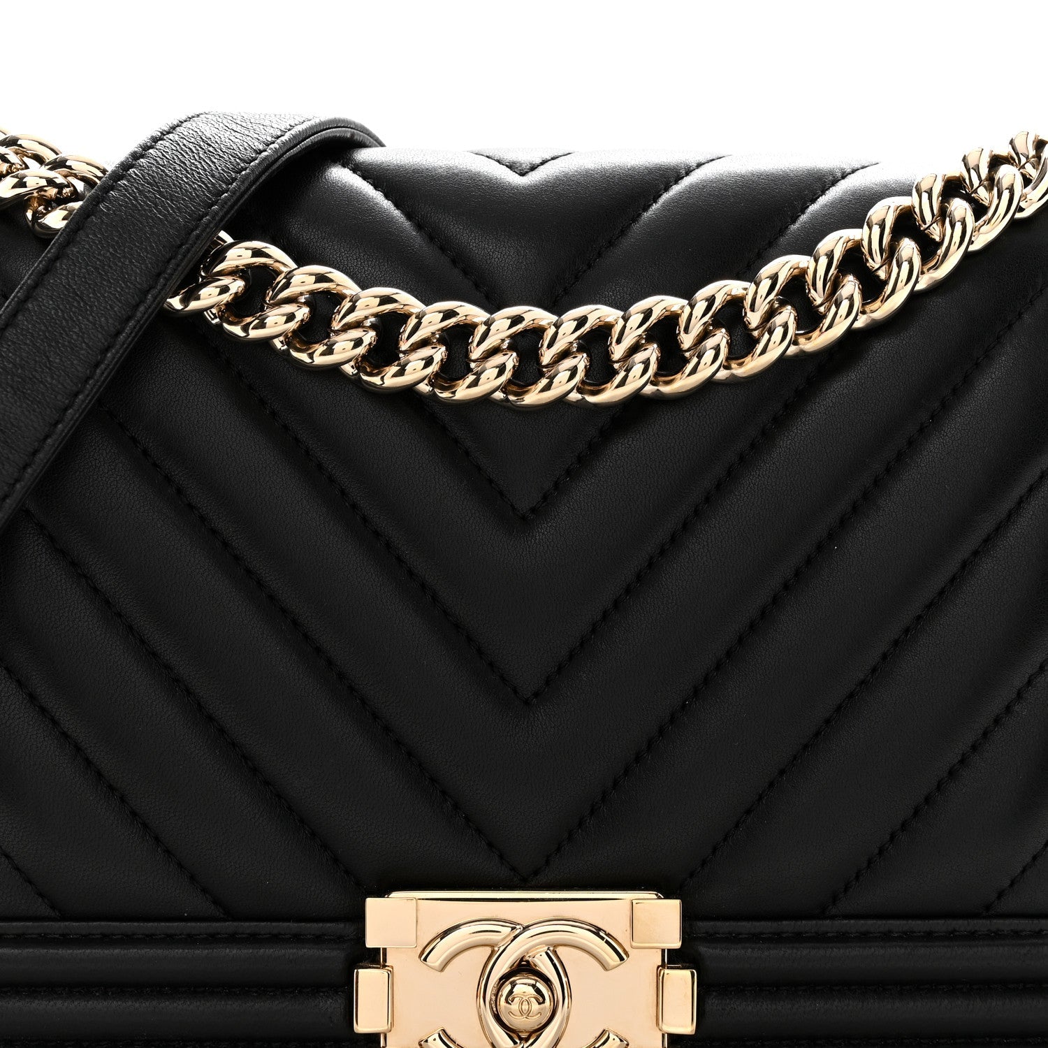 Calfskin Chevron Quilted Medium Boy Flap Black