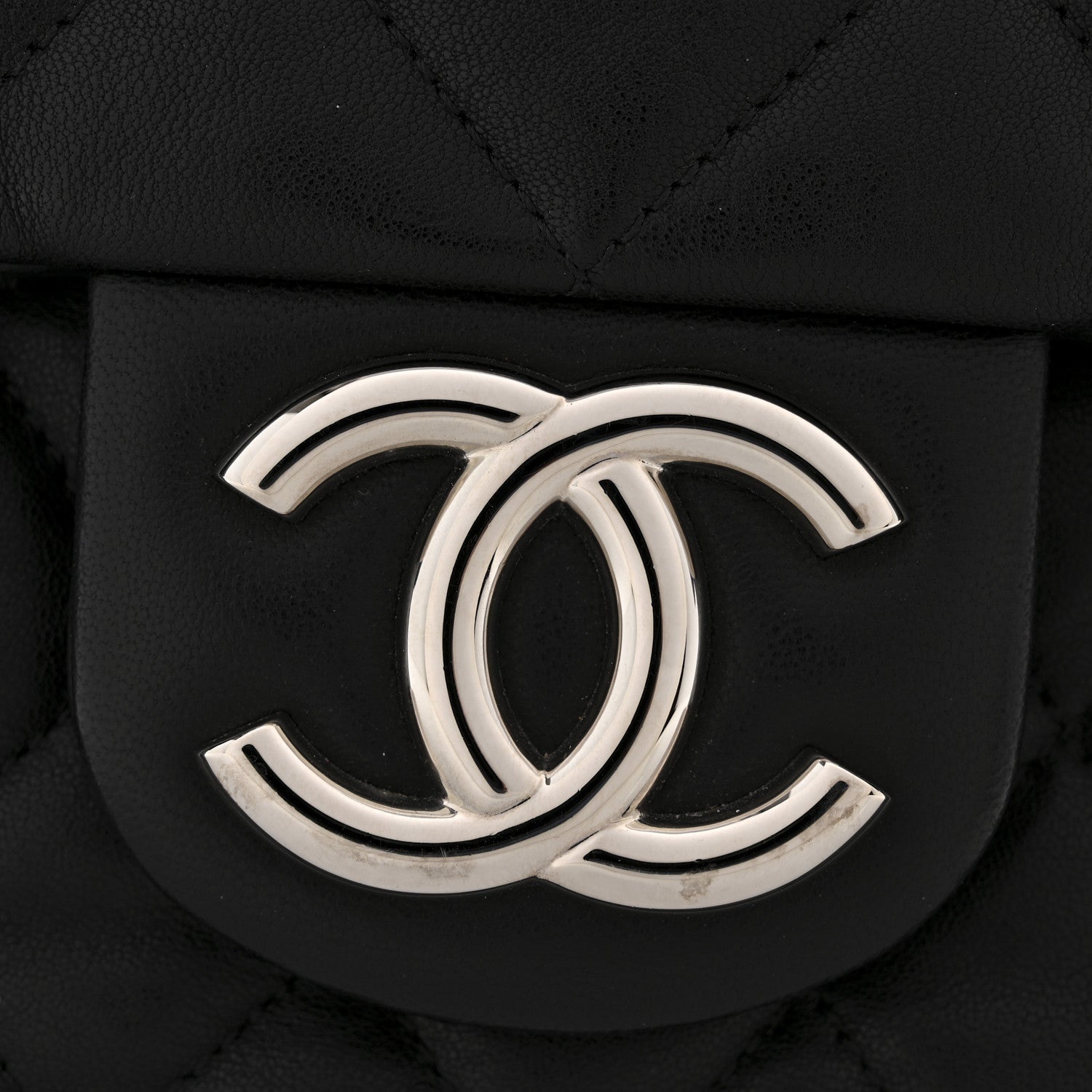 Washed Lambskin Quilted Maxi Chain Around Flap Black