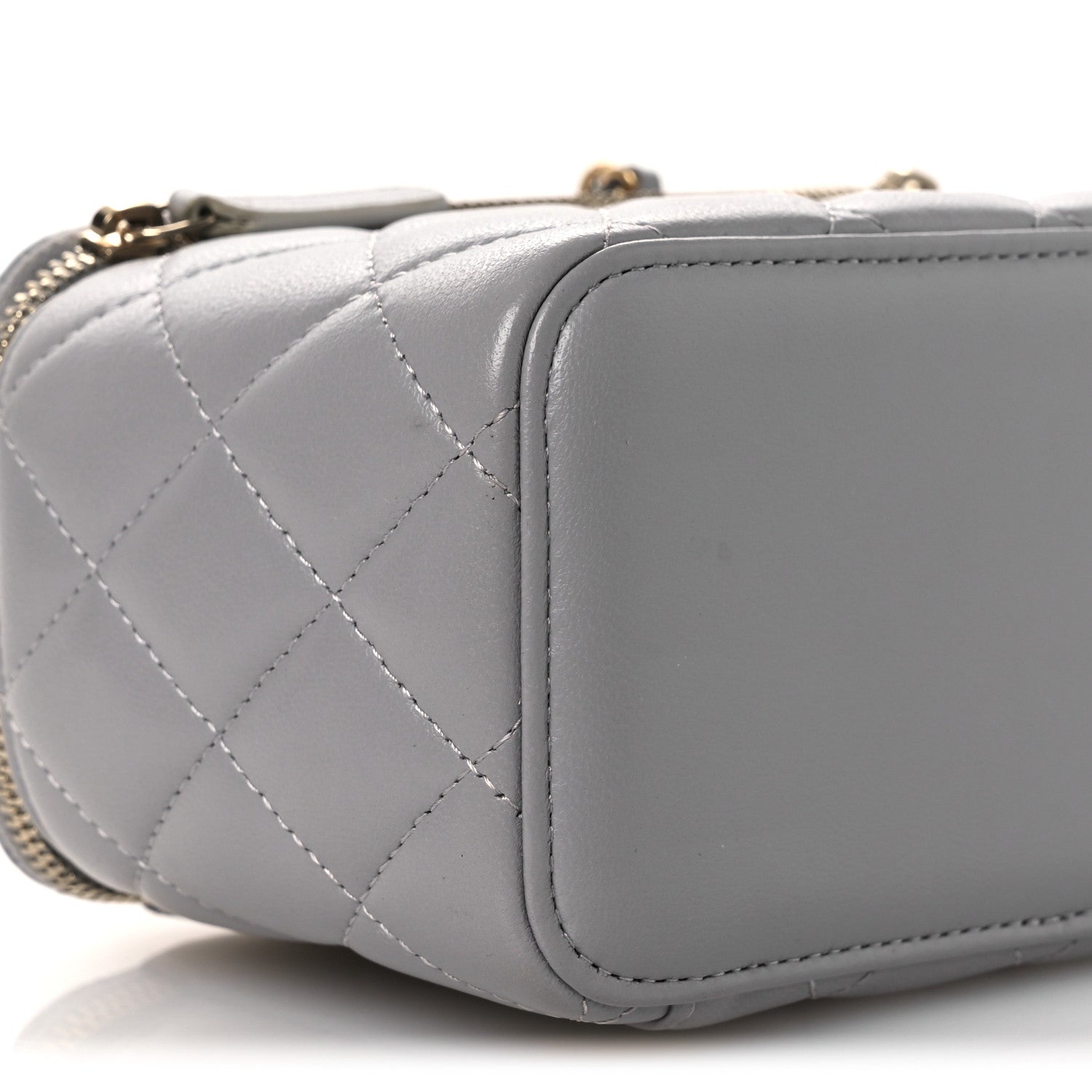 Lambskin Quilted Small Pearl Crush Vanity Case With Chain Grey