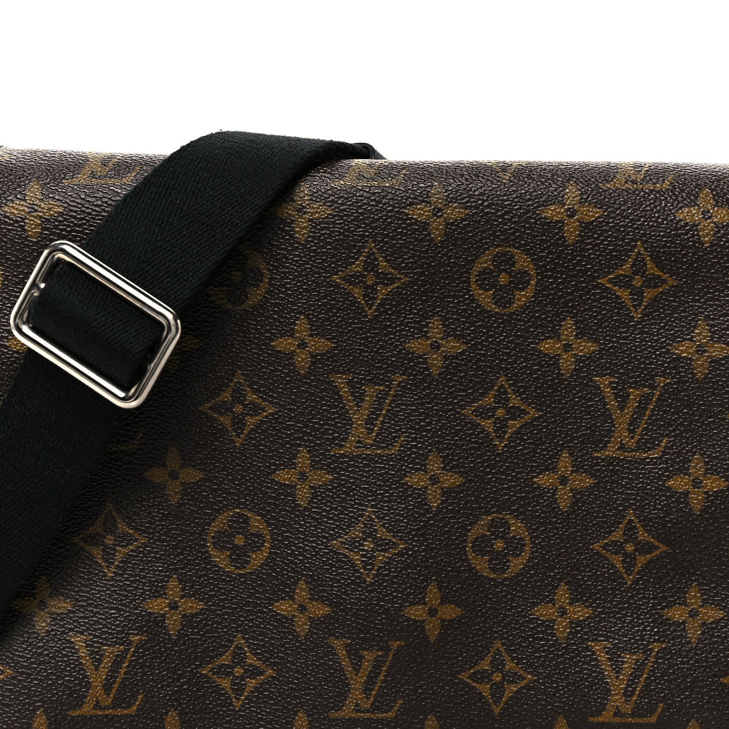 Monogram Macassar District PM