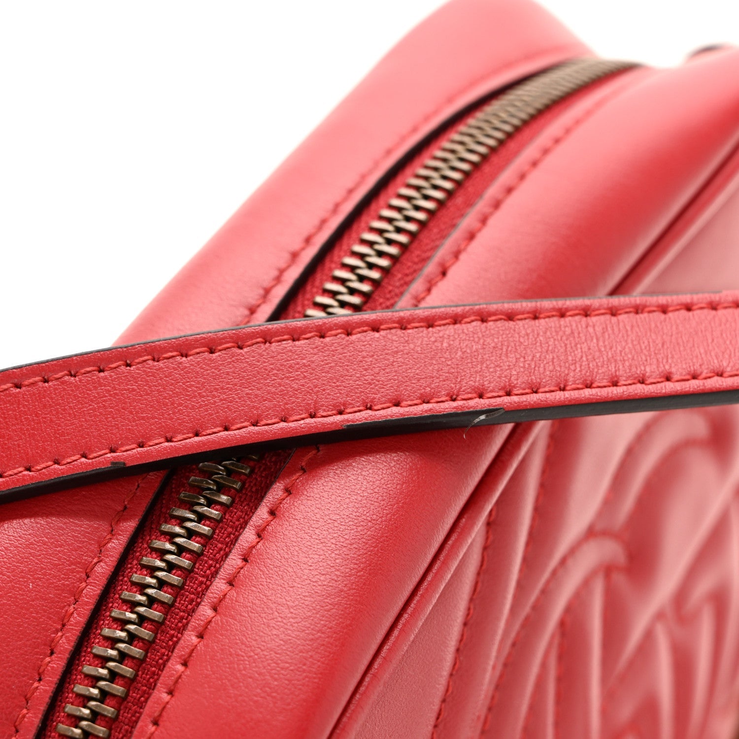 Calfskin Matelasse Mini GG Marmont Chain Shoulder Bag Hibiscus Red
