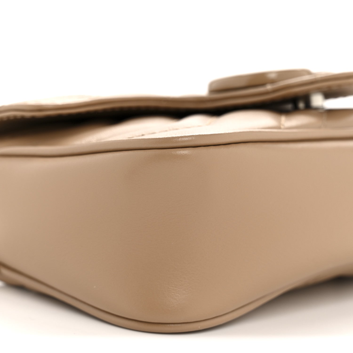 Calfskin Matelasse Monochrome Super Mini GG Marmont Shoulder Bag Camelia