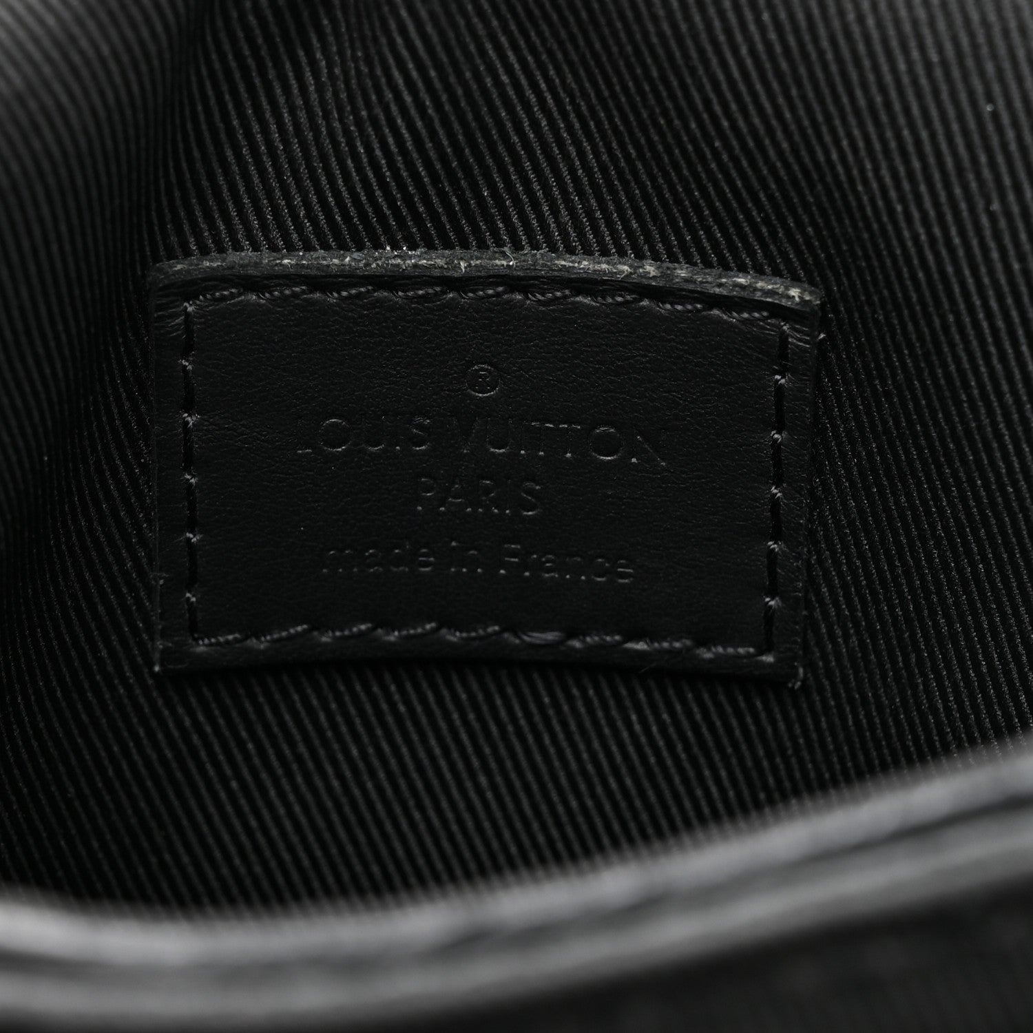 Taurillon Monogram S Lock Wearable Wallet Black