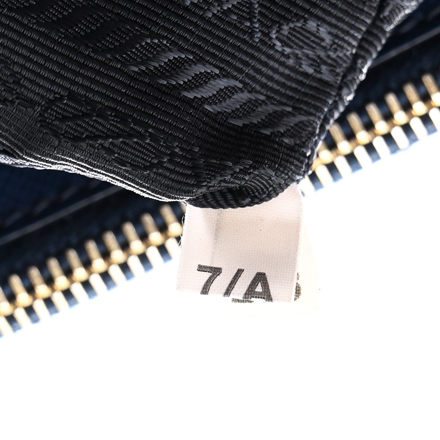 Saffiano Lux Medium Galleria Double Zip Tote Bluette