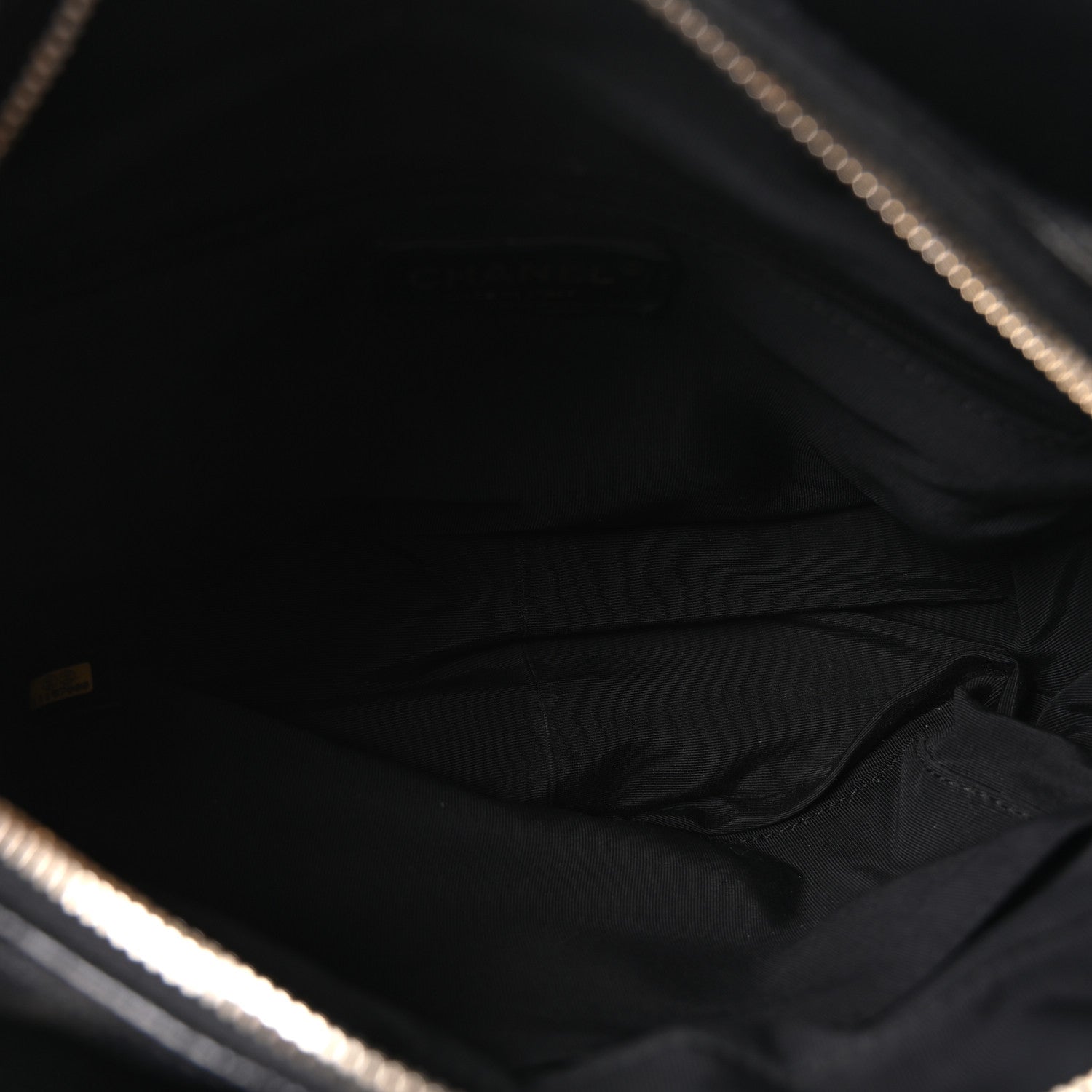 Caviar Quilted Petit Timeless Tote PTT Black