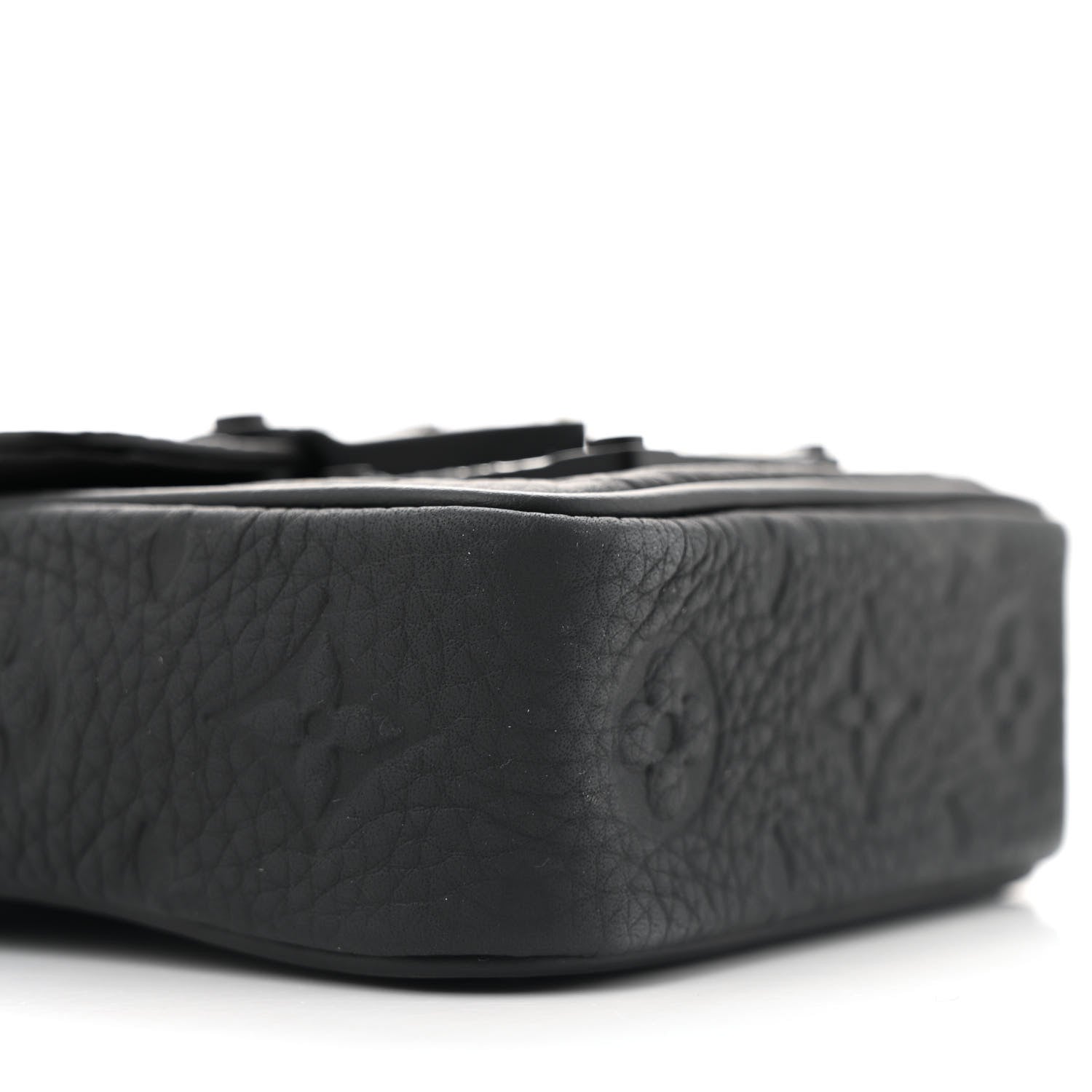 Taurillon Monogram Pico S Lock Ultra Black