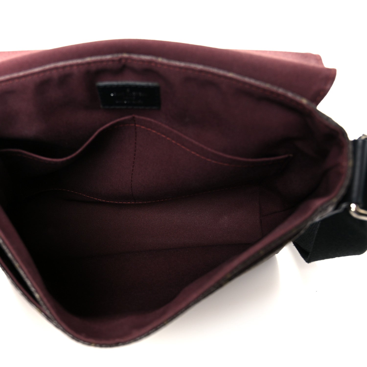 Monogram Macassar District PM