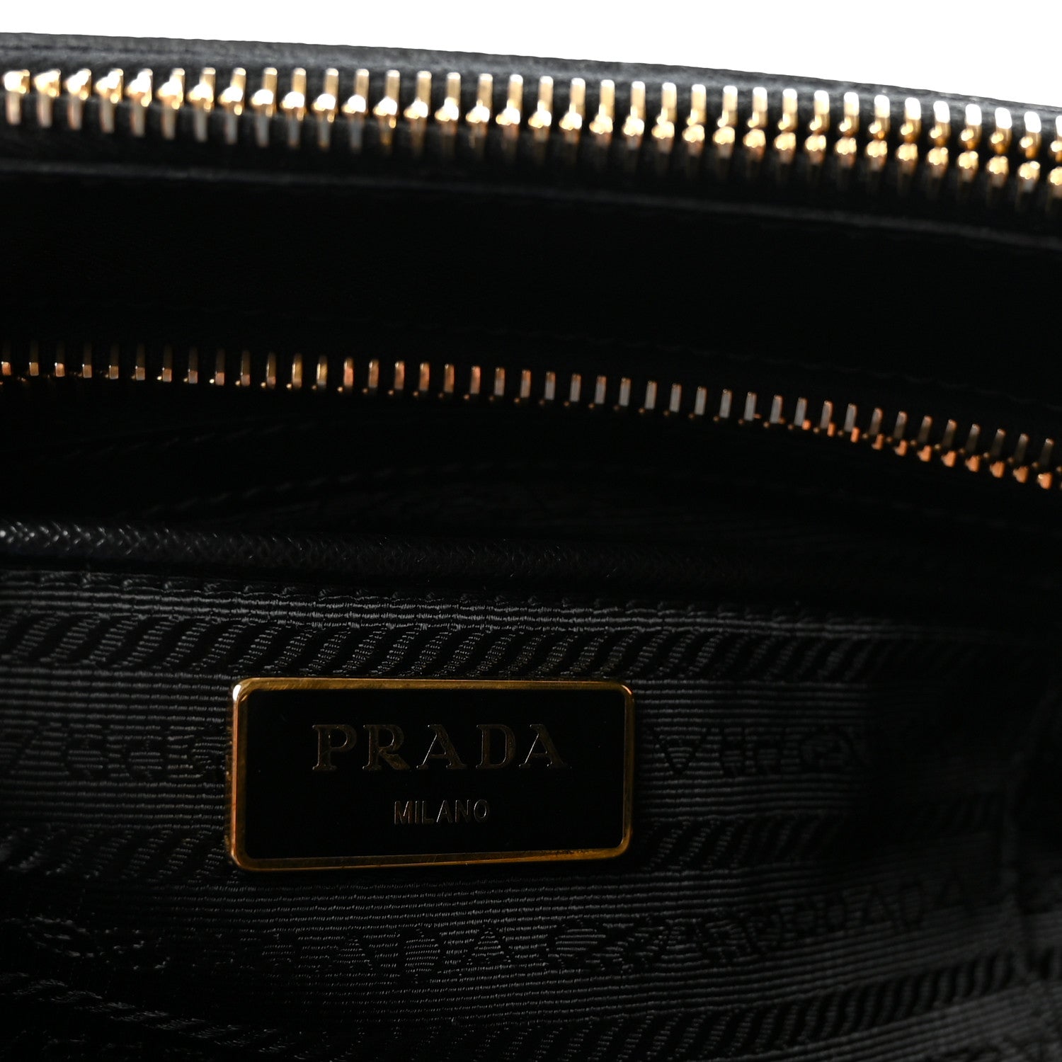 Saffiano Medium Galleria Double Zip Tote Black