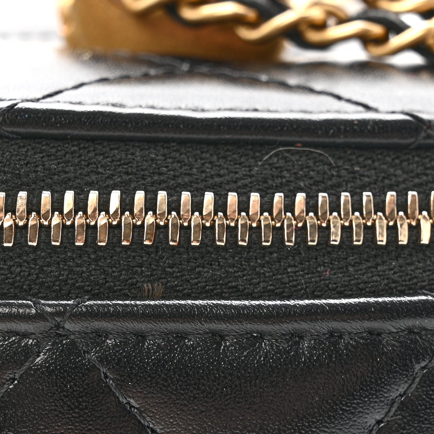 Calfskin Quilted Perfect Fit Vanity Case With Chain Black