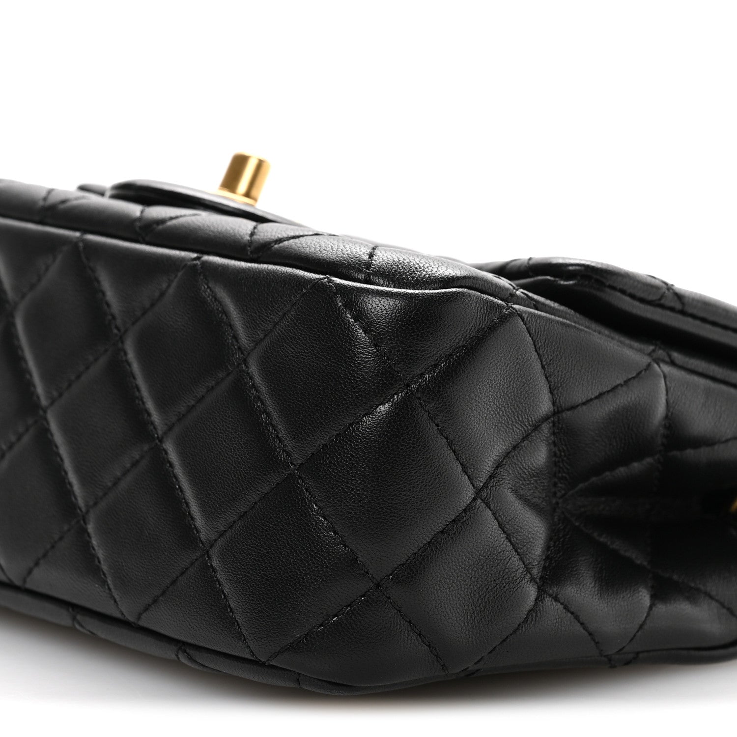 Lambskin Quilted Mini Pearl Crush Flap Black