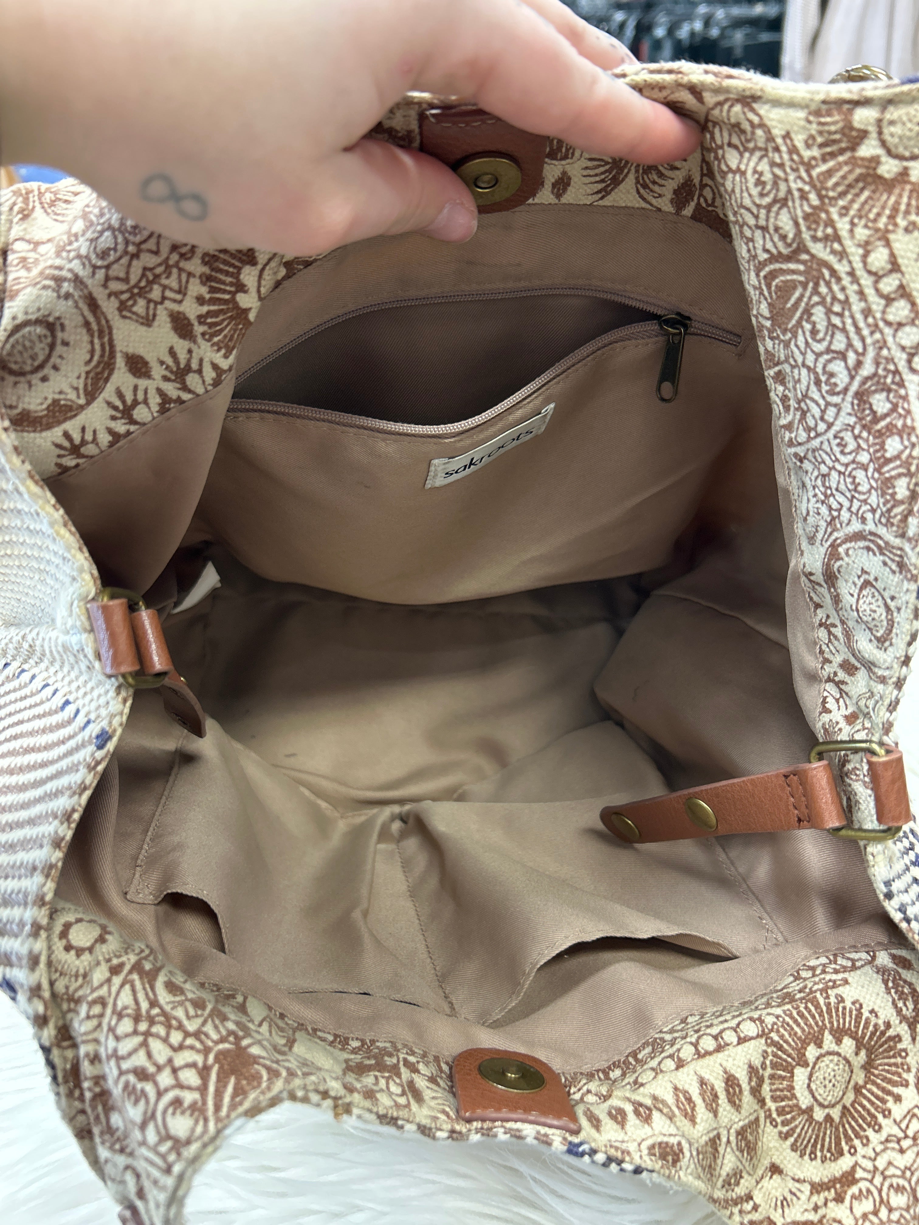 Handbag By Sakroots In Tan, Size:Large