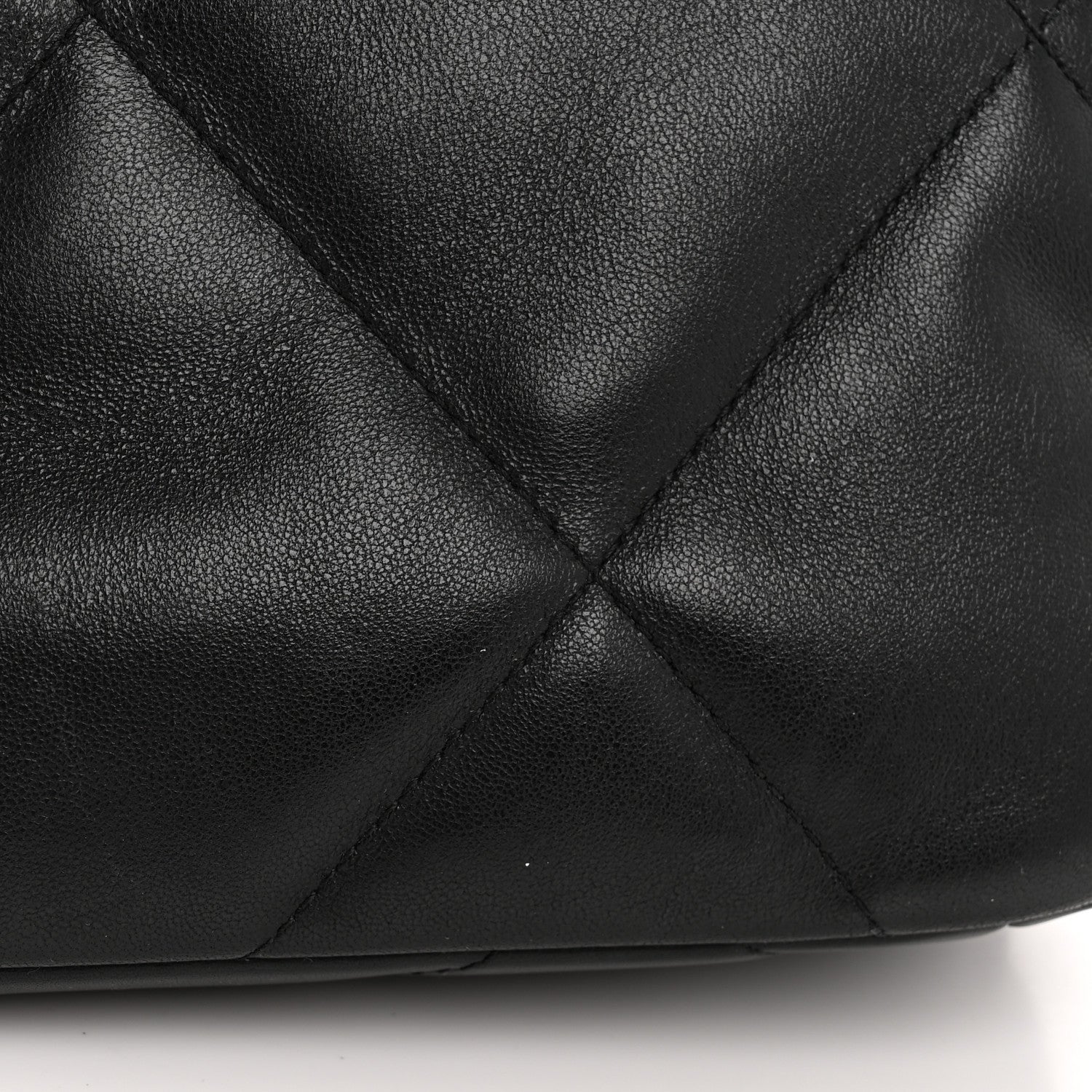 Lambskin Quilted Medium Chanel 19 Flap Black