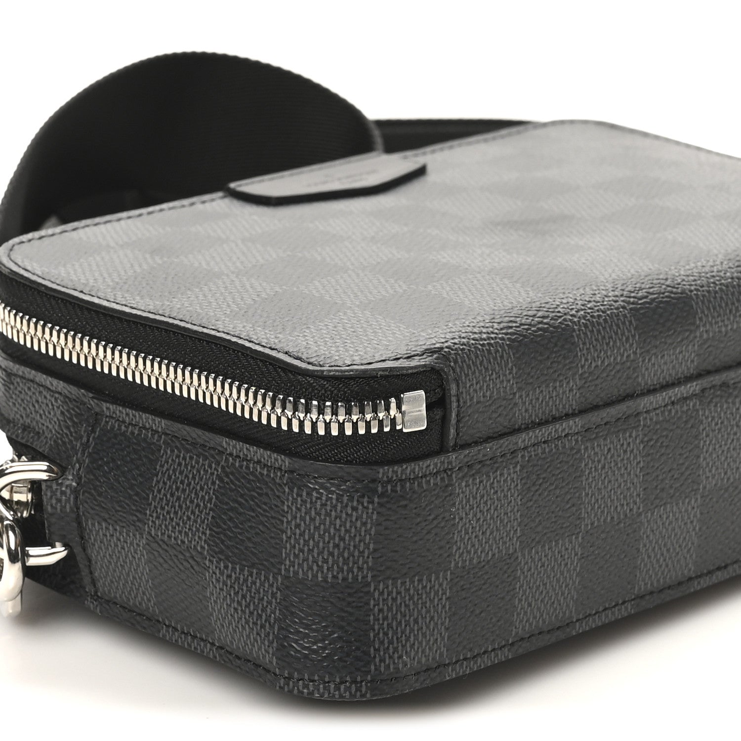 Damier Graphite Alpha Wearable Wallet