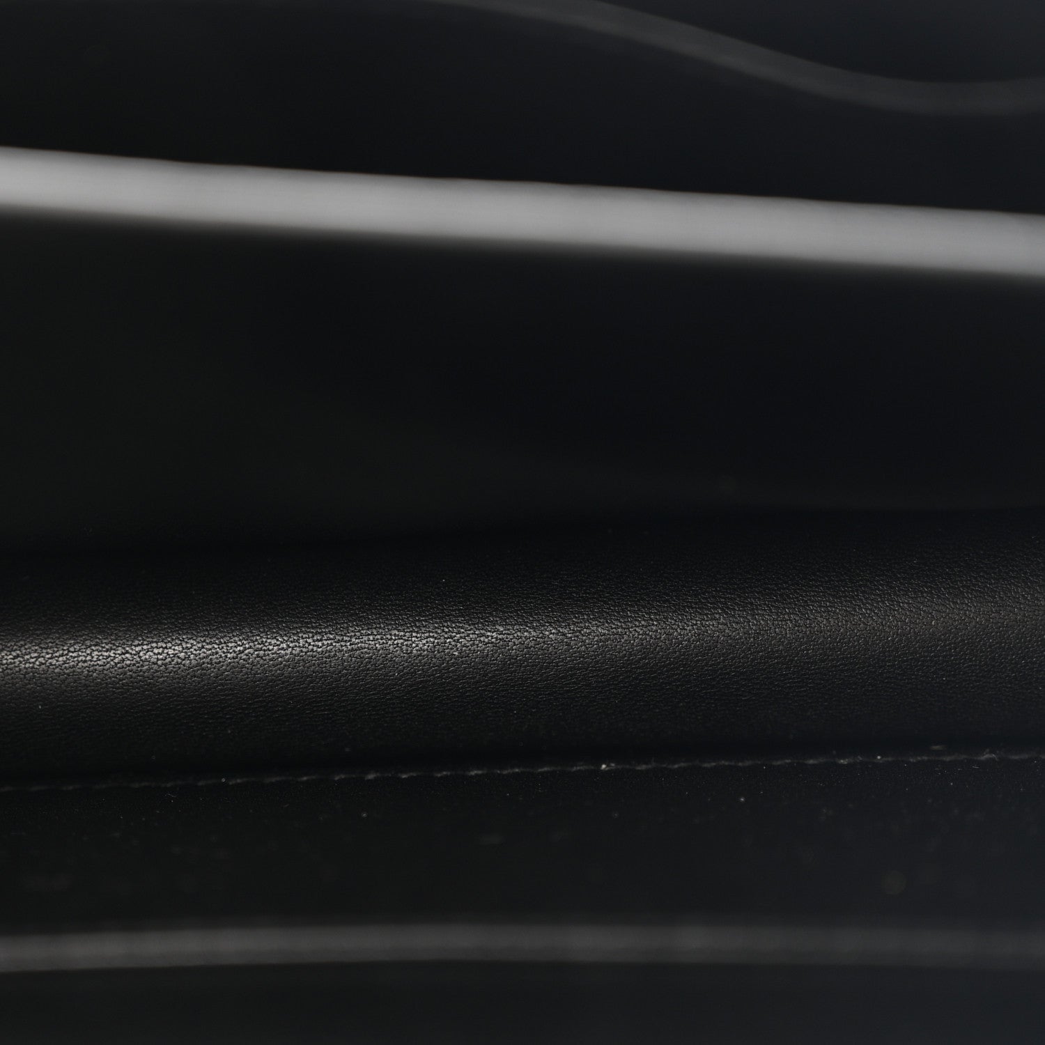 Epsom Constance 18 Black