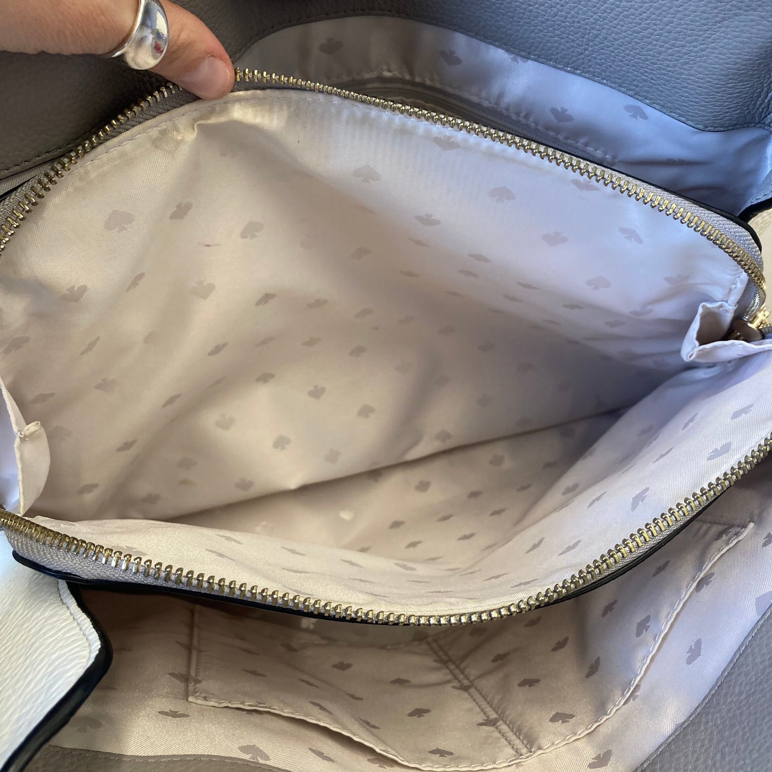 Handbag Designer By Kate Spade In Grey & White, Size:Medium