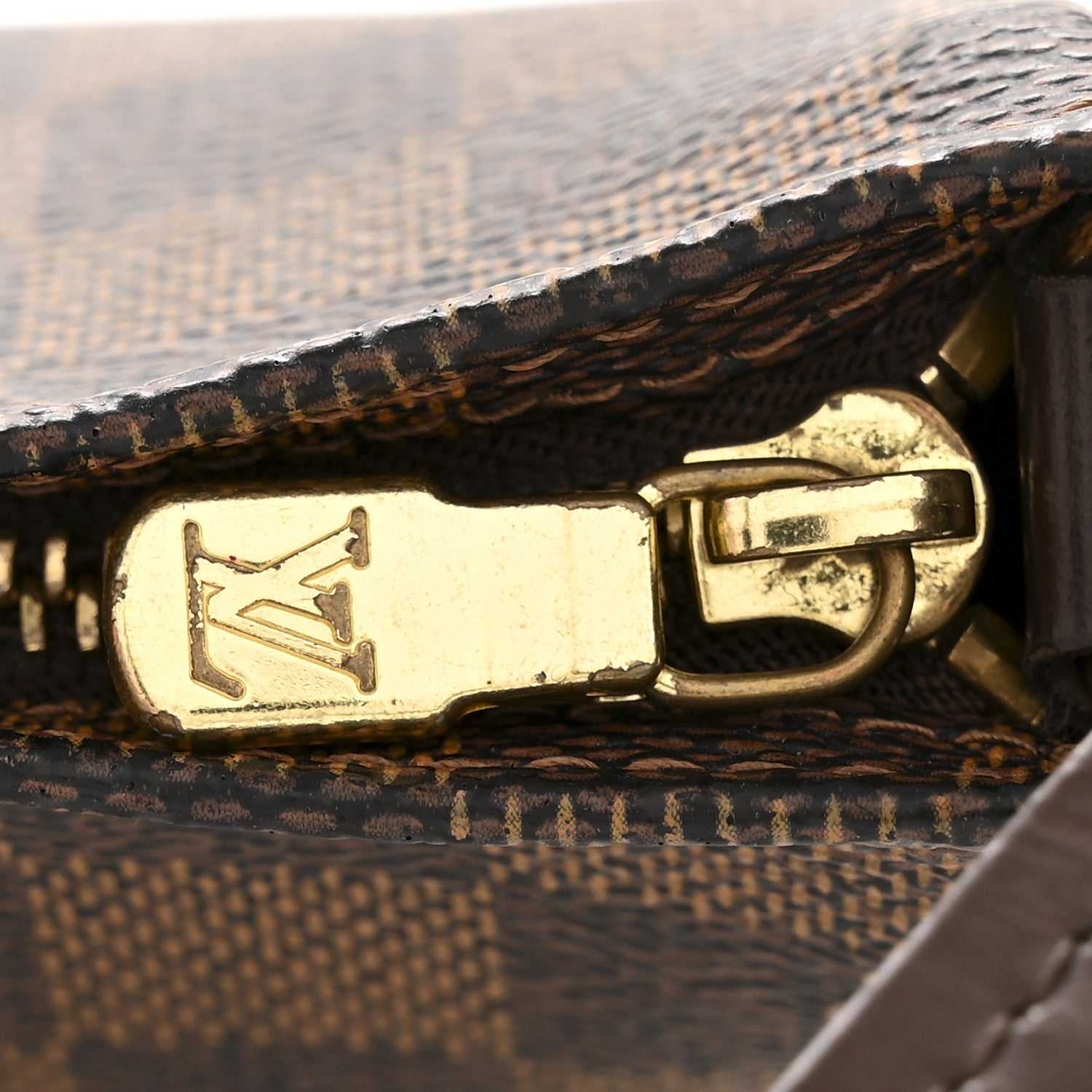 Damier Ebene Navona Pochette Accessories