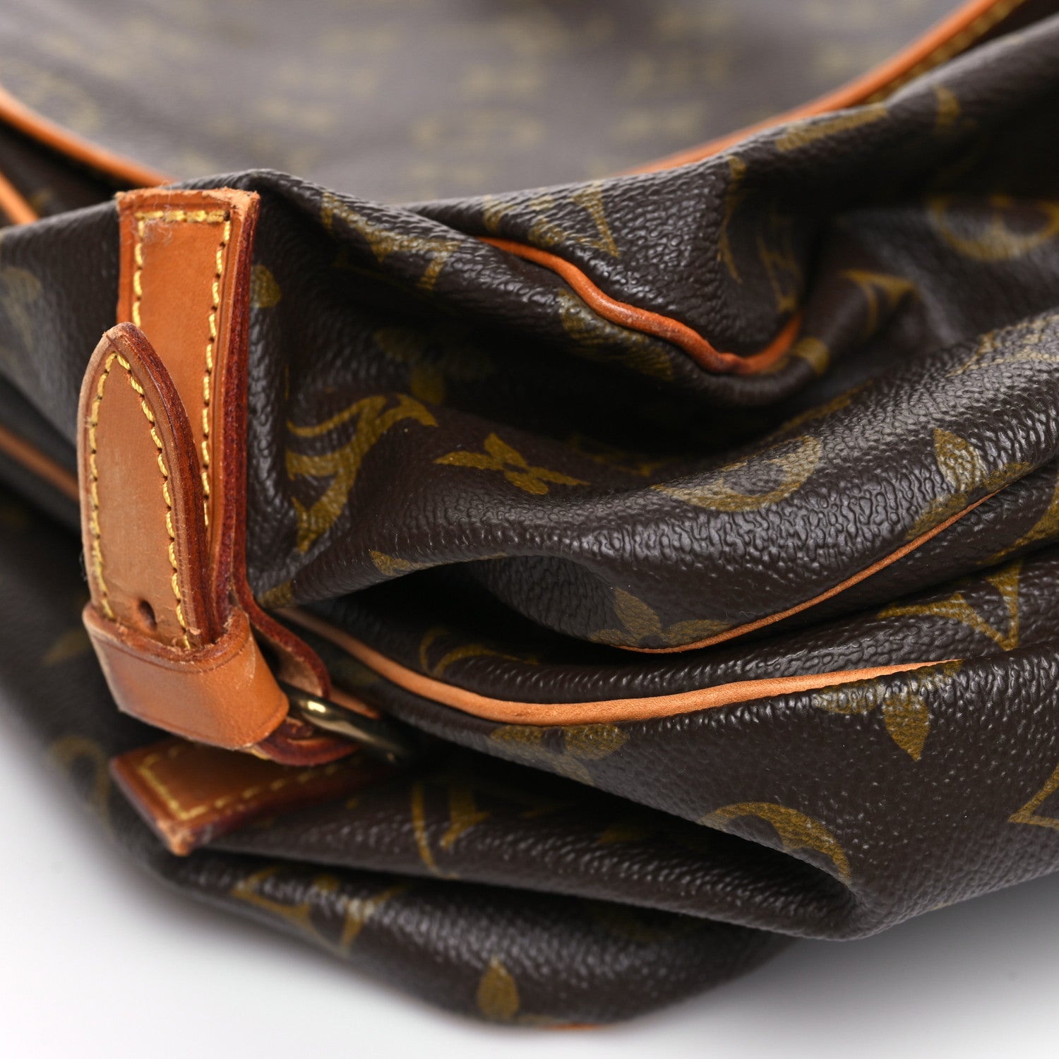 Monogram Saumur 35