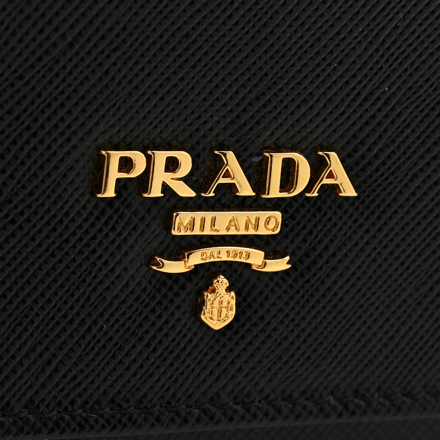 Saffiano Metal Oro Chain Wallet Black