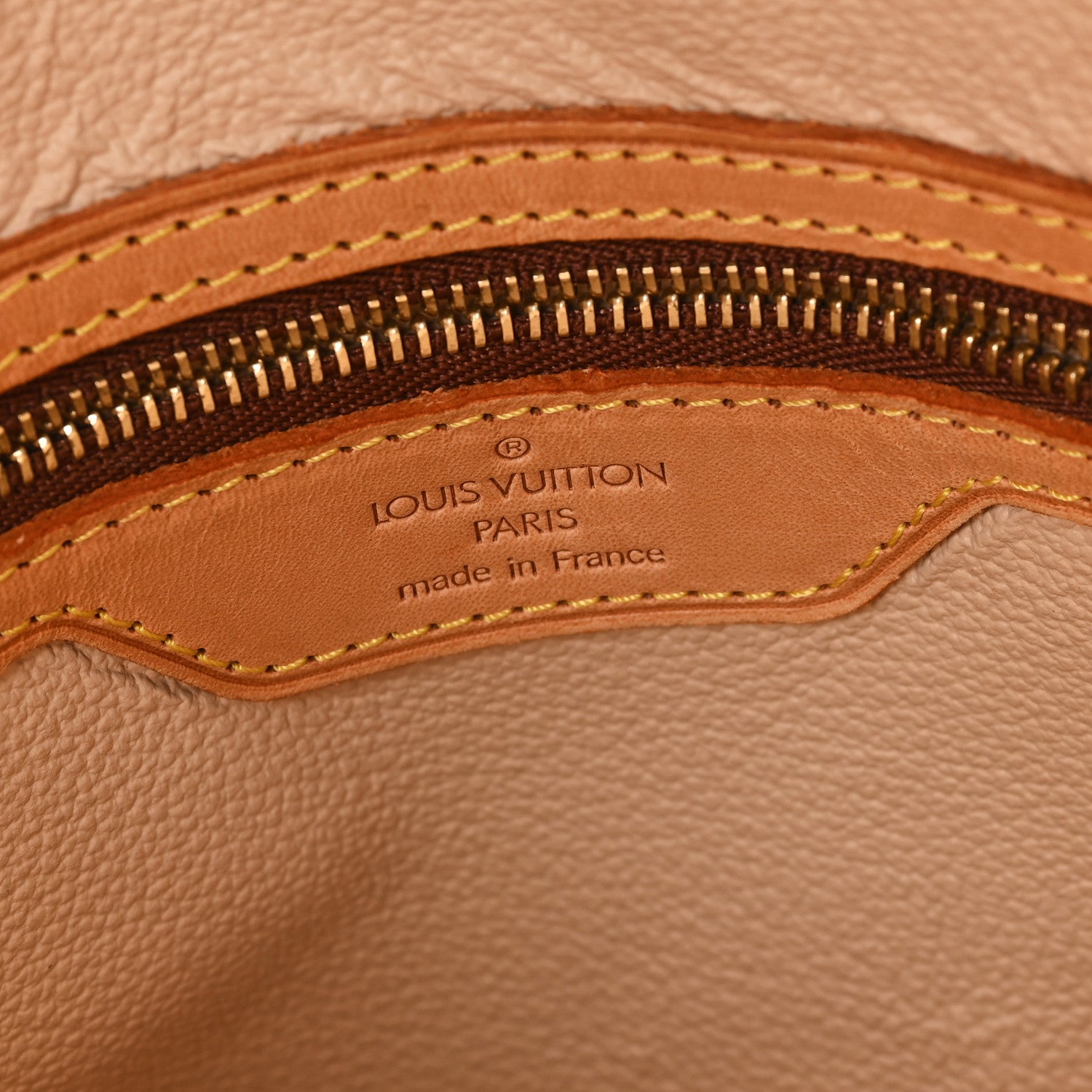 Monogram Petit Bucket 23