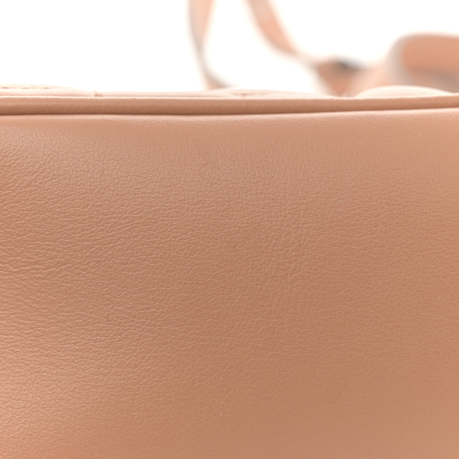 Calfskin Matelasse Aria Small GG Marmont Chain Shoulder Bag Camelia