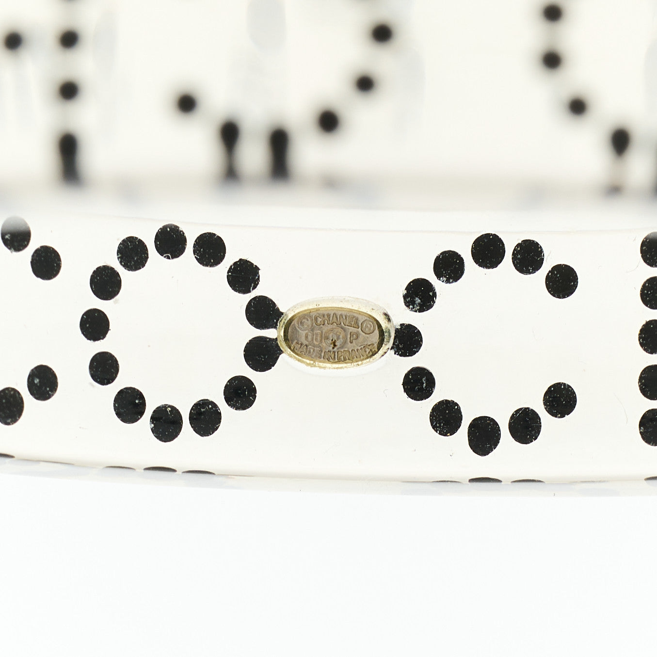Resin Coco Cuff Transparent Black