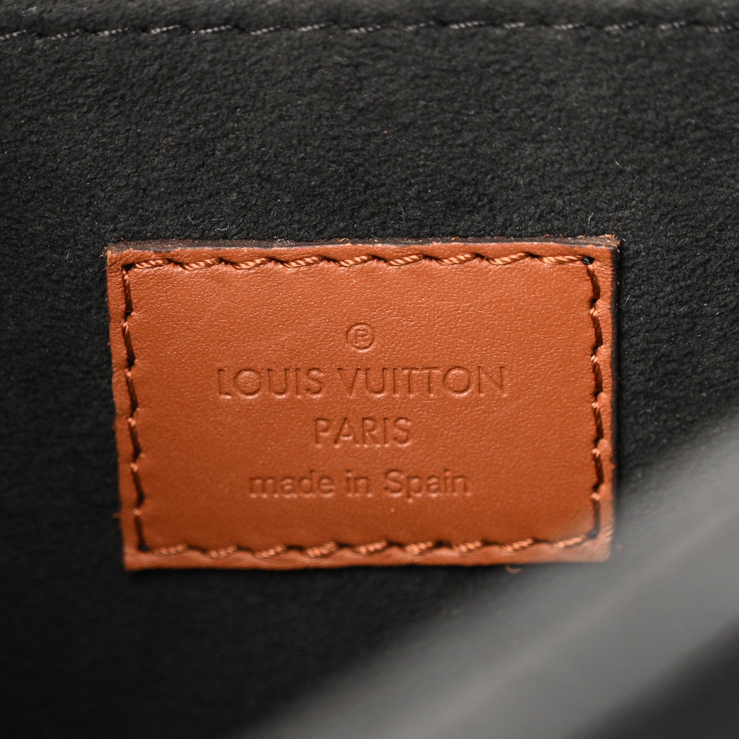 Reverse Monogram Dauphine MM
