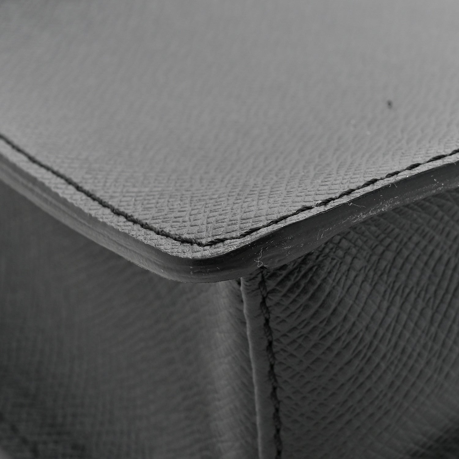 Taiga Neo Robusto 2 Compartment Briefcase Black