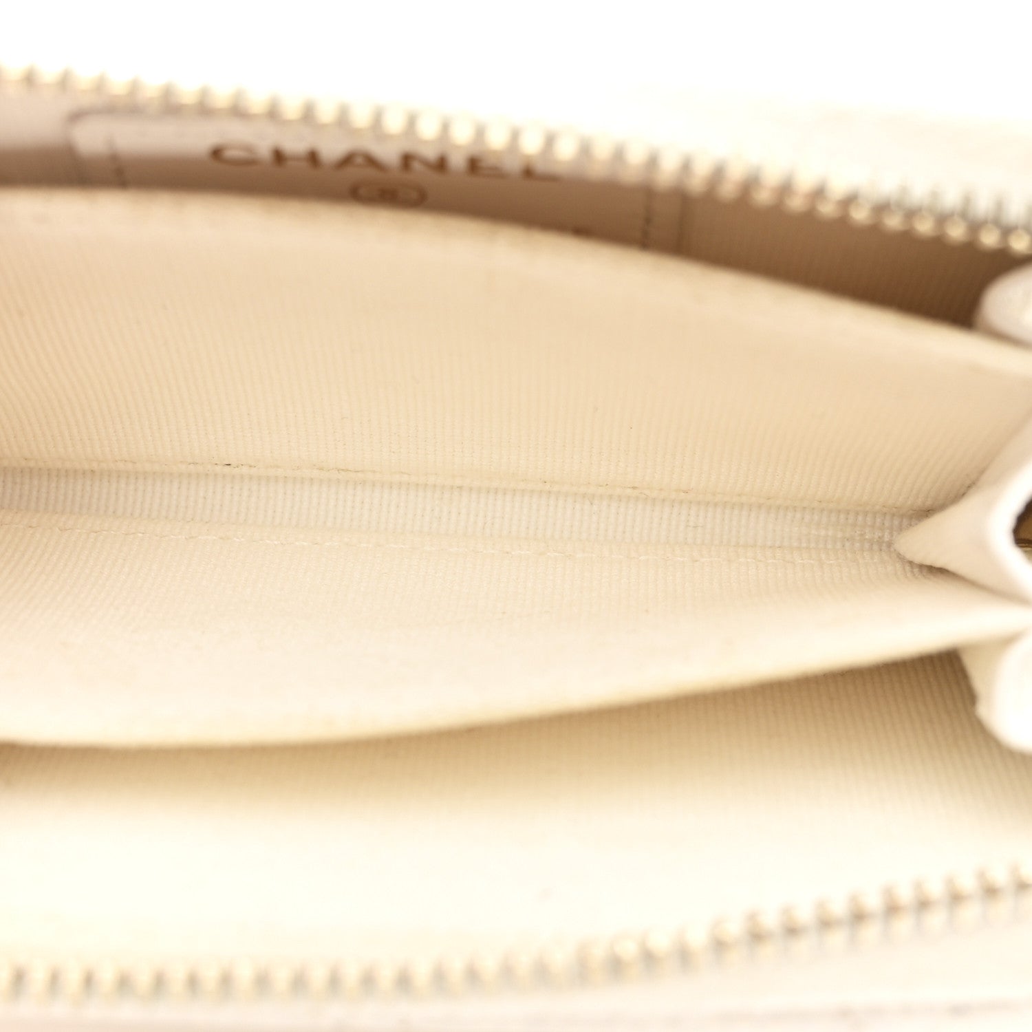 Caviar Quilted Zip Coin Purse White