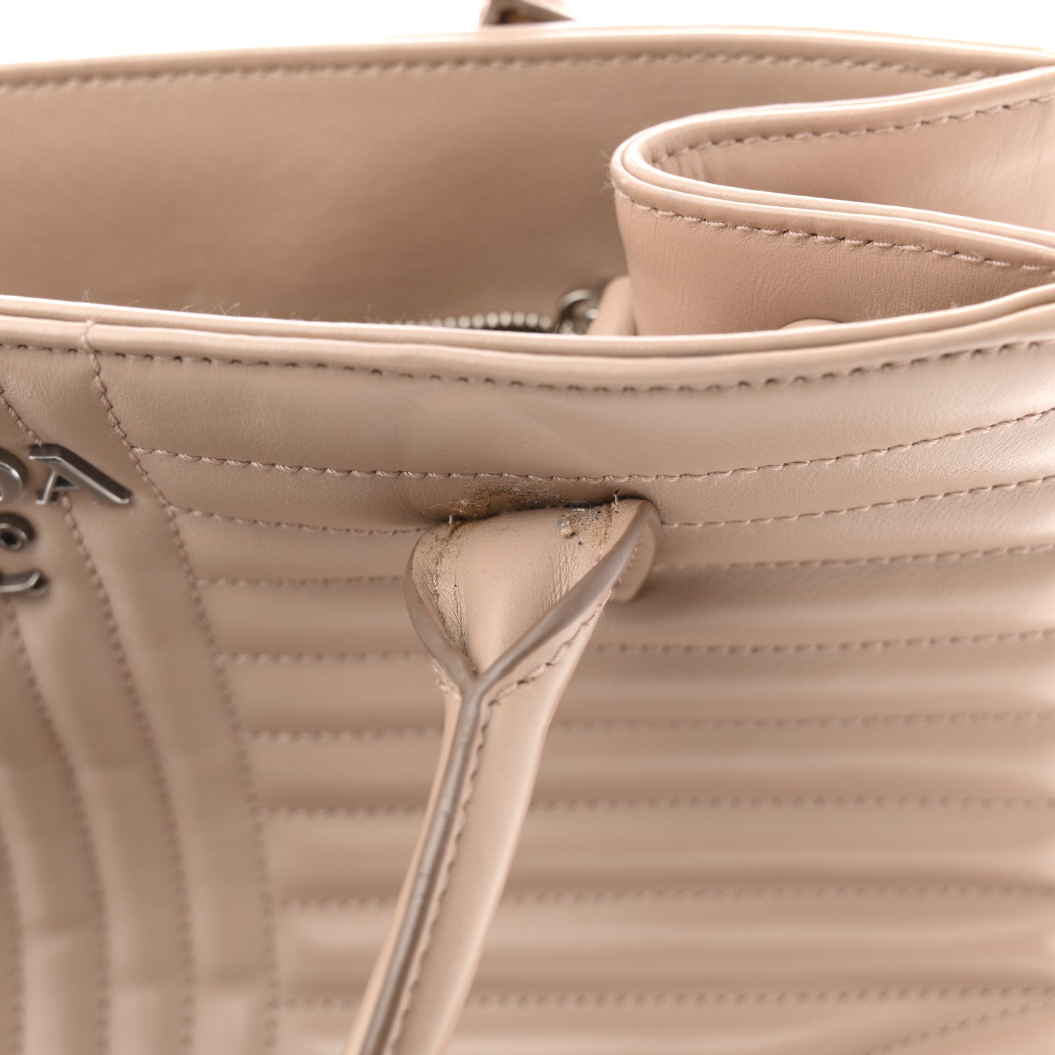 Soft Calfskin Impunture Diagramme Tote Cipria