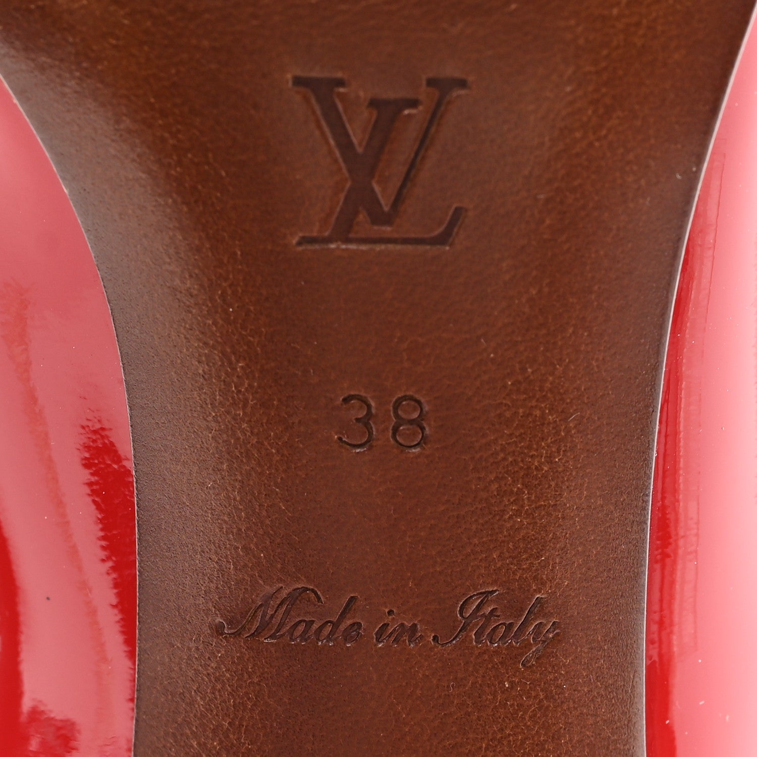 Patent Calfskin Eyeline Pumps 38 Rouge