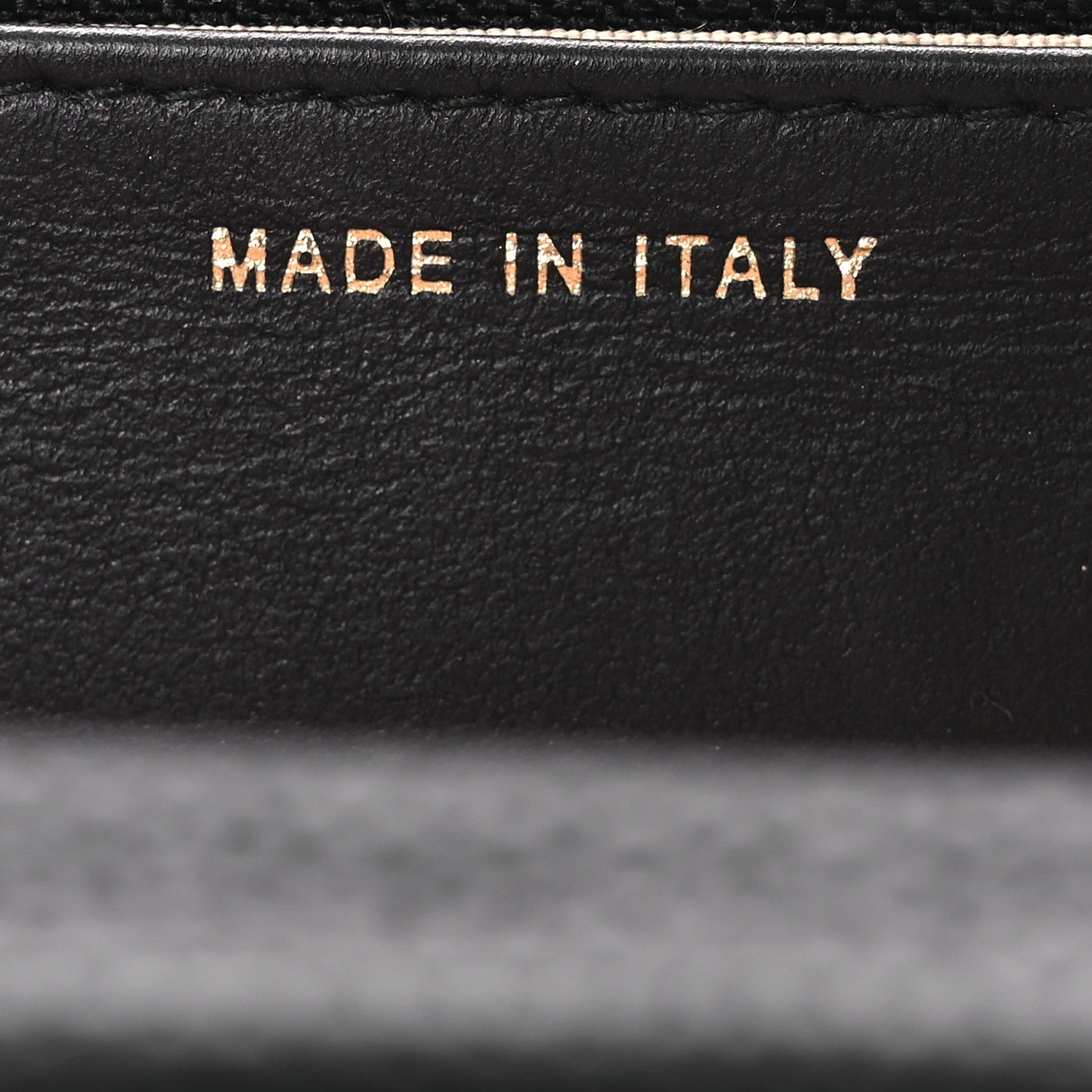 Grained Calfskin Quilted Cuba Wallet On Chain WOC Black