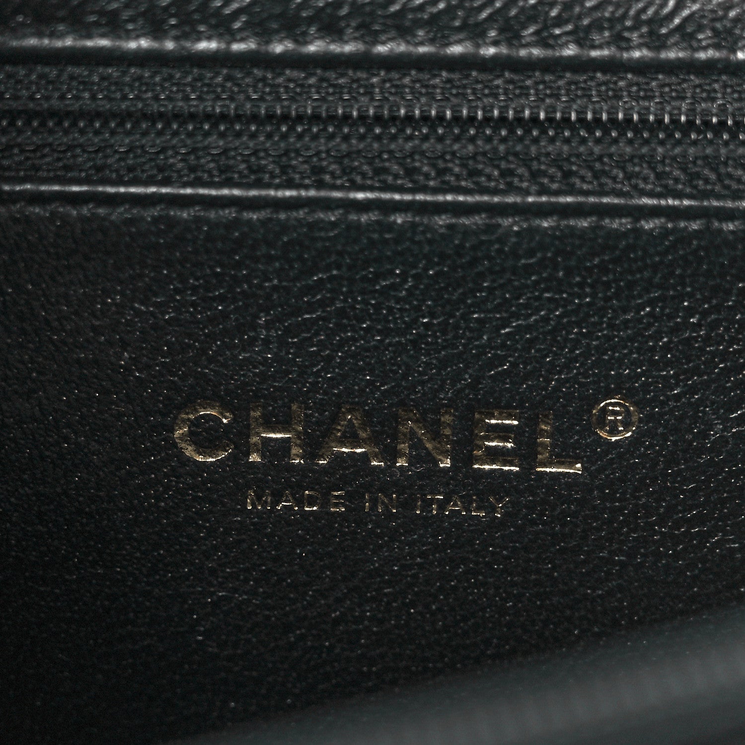 Caviar Quilted Medium CC Filigree Vanity Case Black