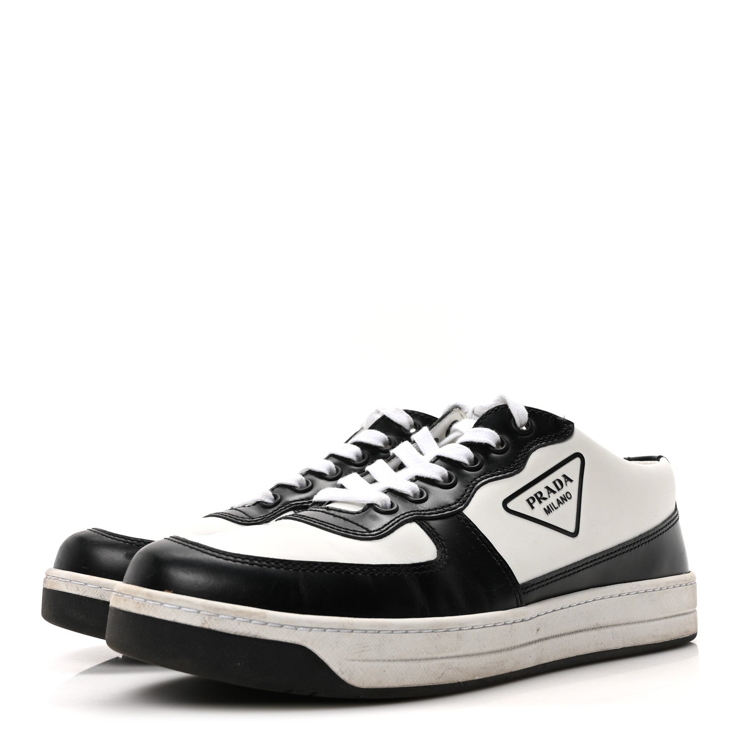 Spazzolato Rois Vitello Soft Triangle Logo Womens Low Top Sneakers 39 White Black