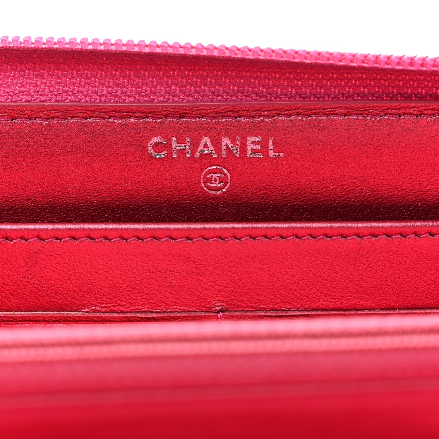 Metallic Patent Calfskin Quilted Boy L-Gusset Zip Wallet Pink