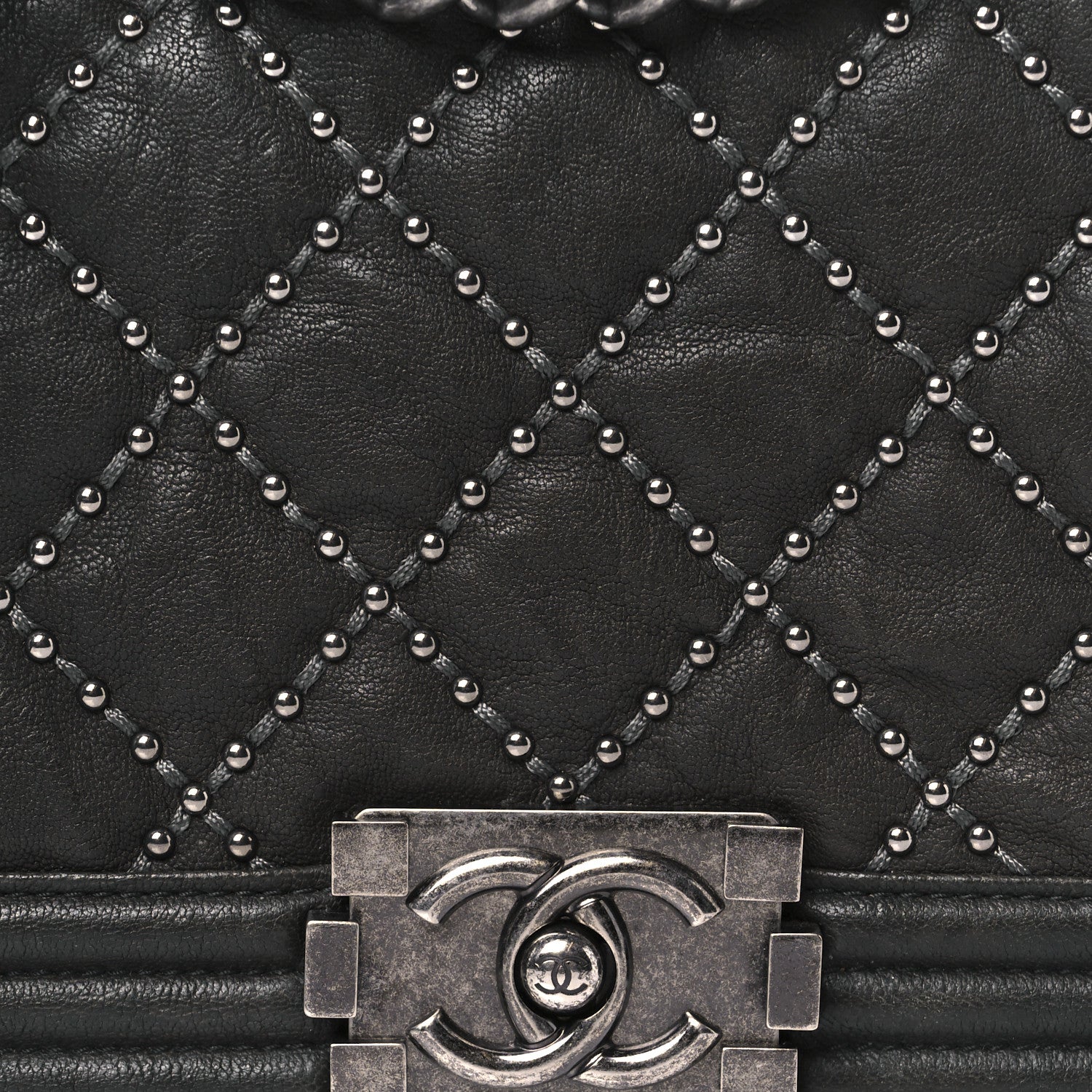 Crumpled Lambskin Medium Studded Boy Flap Black