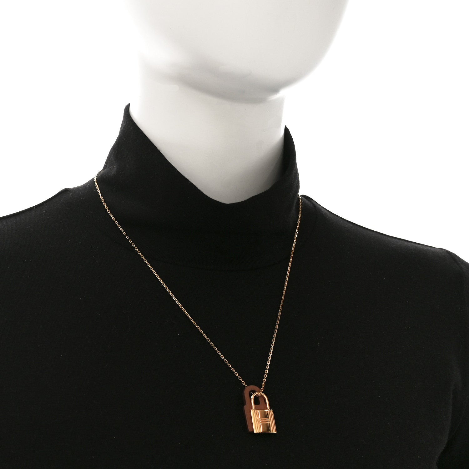 Swift Small O'Kelly Pendant Necklace Gold