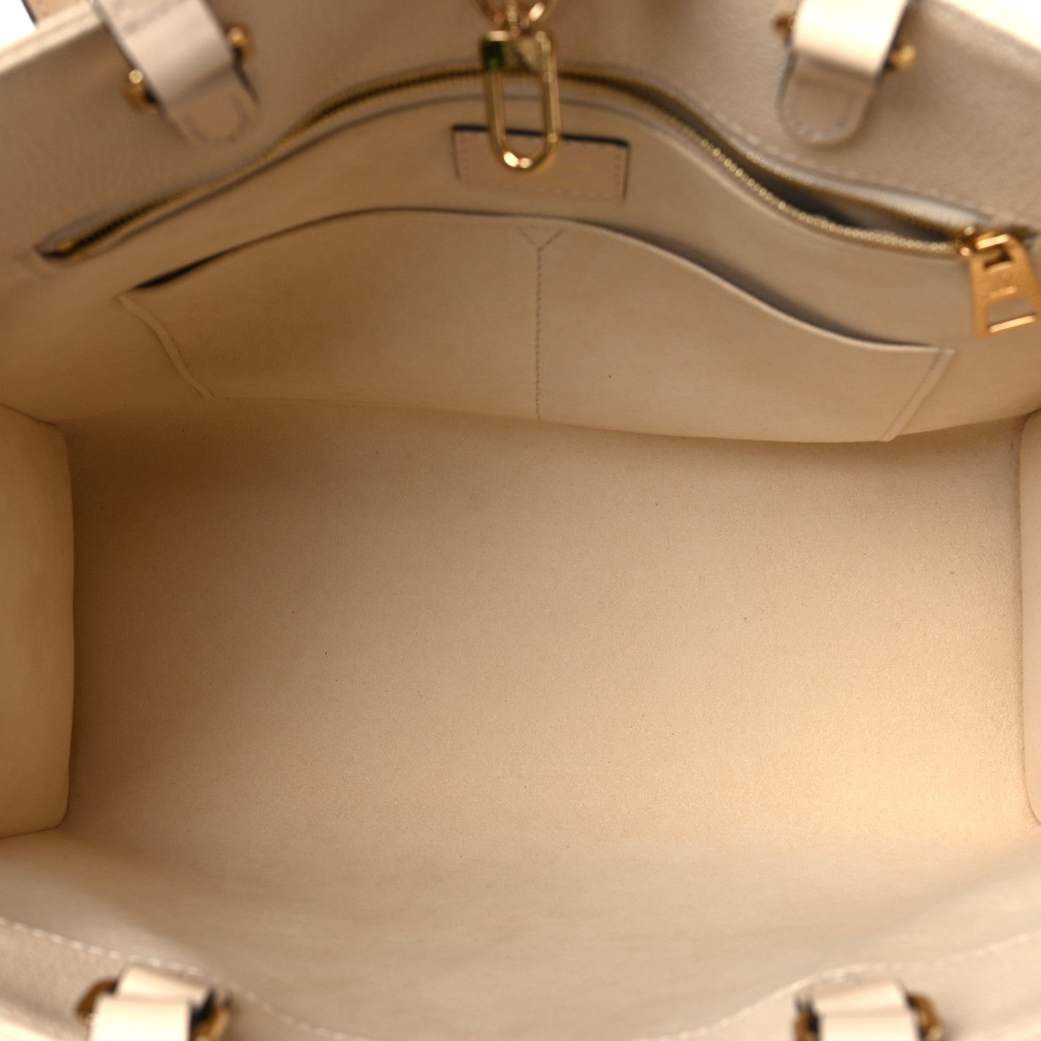 Empreinte Monogram Giant Onthego MM Creme