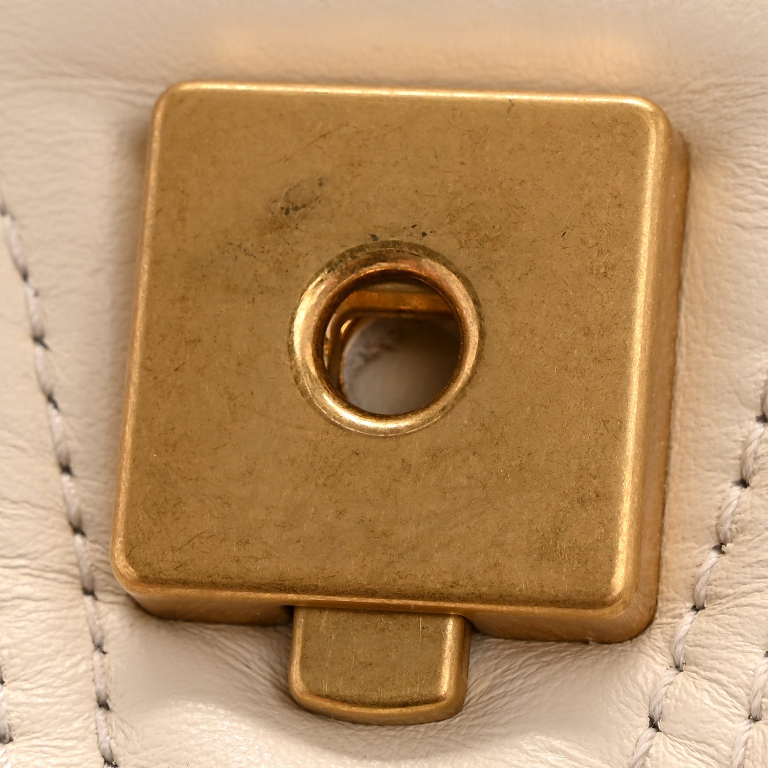 Calfskin Matelasse Small GG Marmont Shoulder Bag White