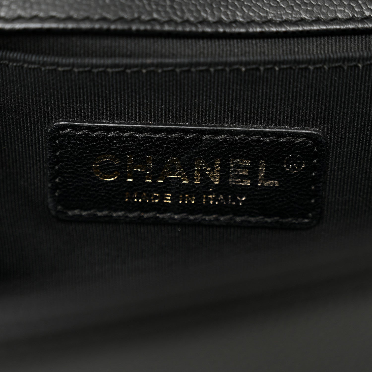 Caviar Quilted Medium Boy Flap Black
